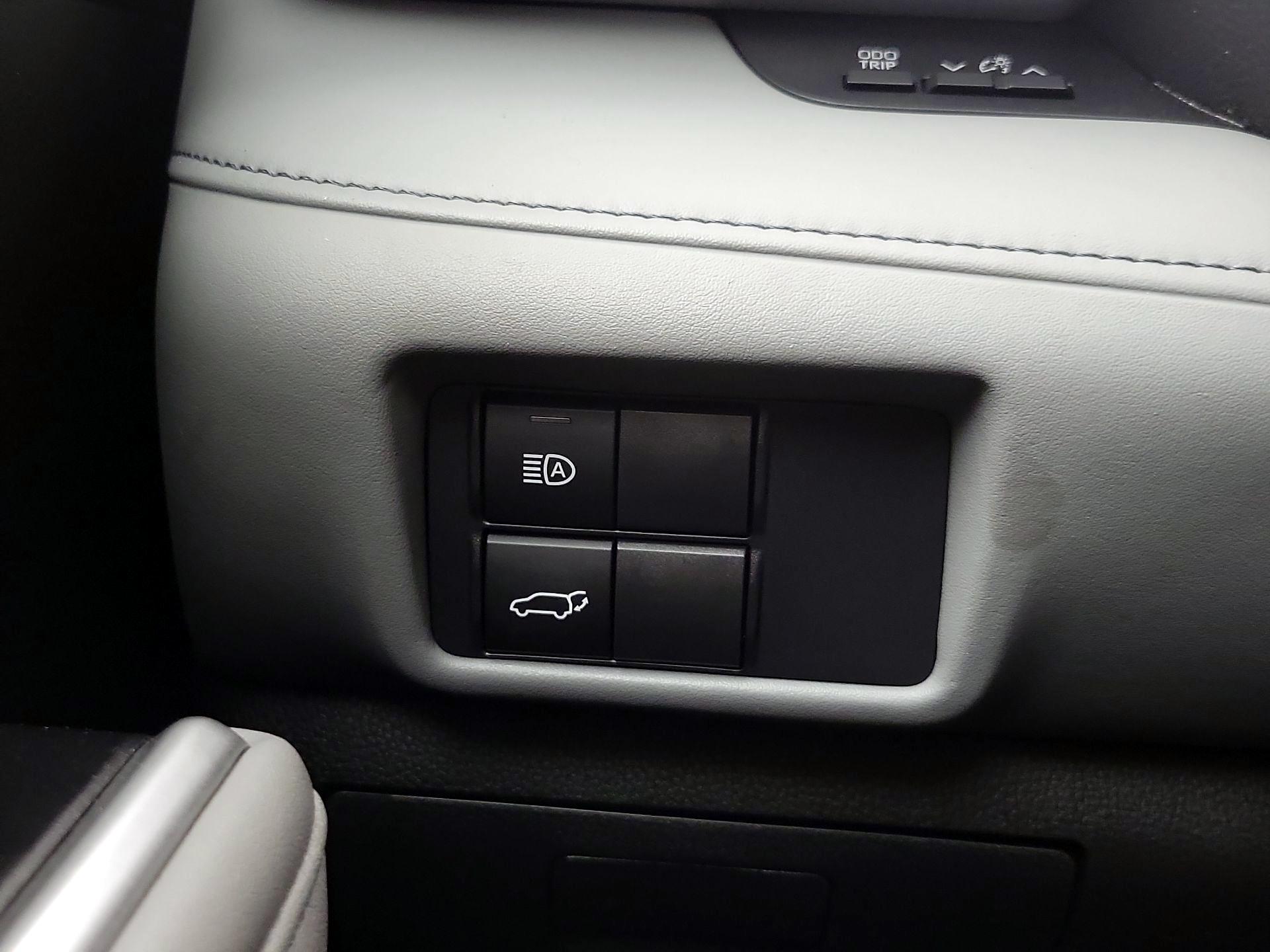 Thumbnail: 2021 Toyota Highlander - 13