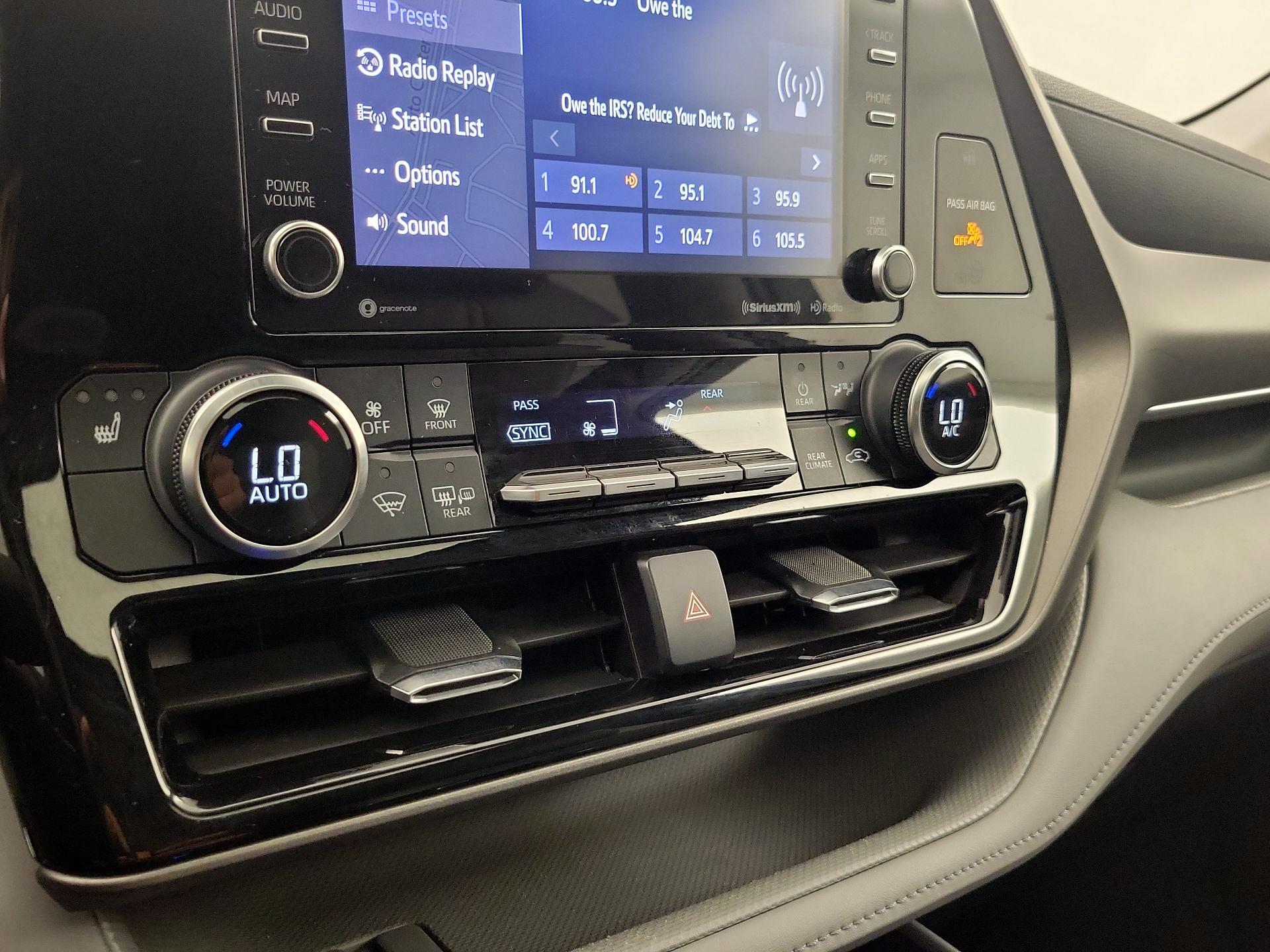 Thumbnail: 2021 Toyota Highlander - 17