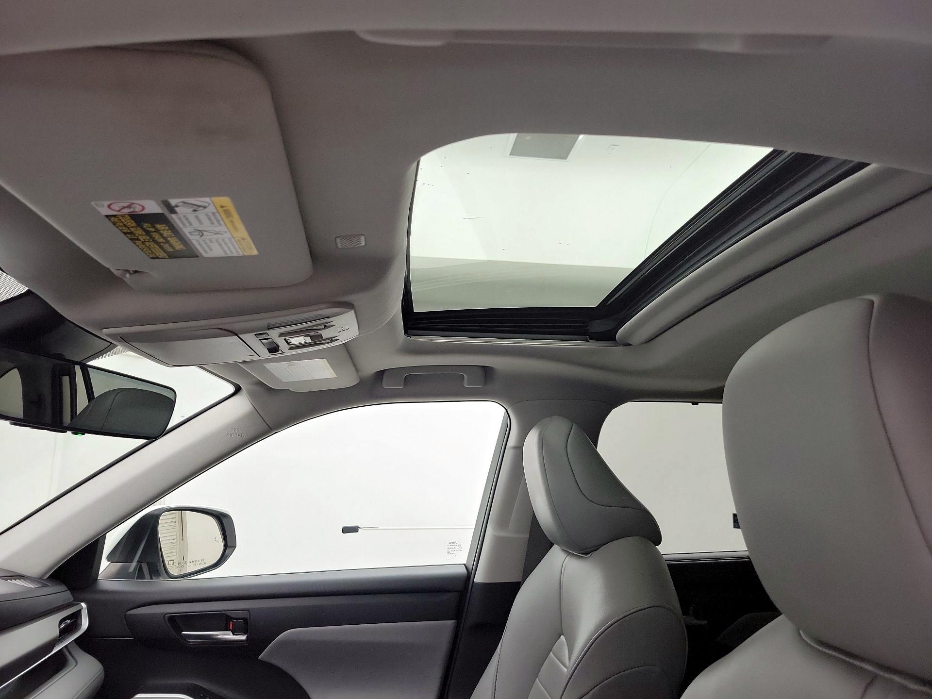 Thumbnail: 2021 Toyota Highlander - 20