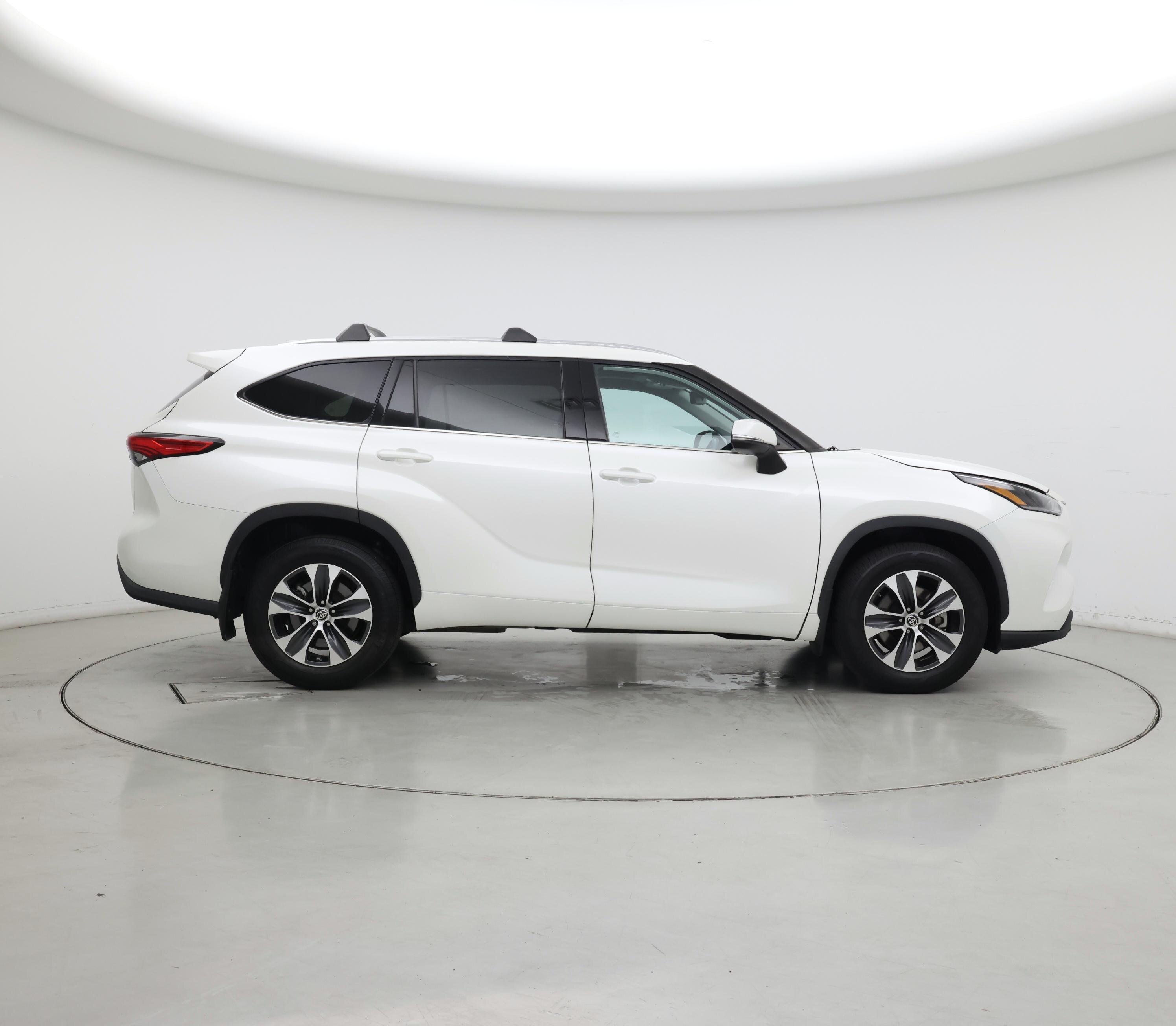 Thumbnail: 2021 Toyota Highlander - 7