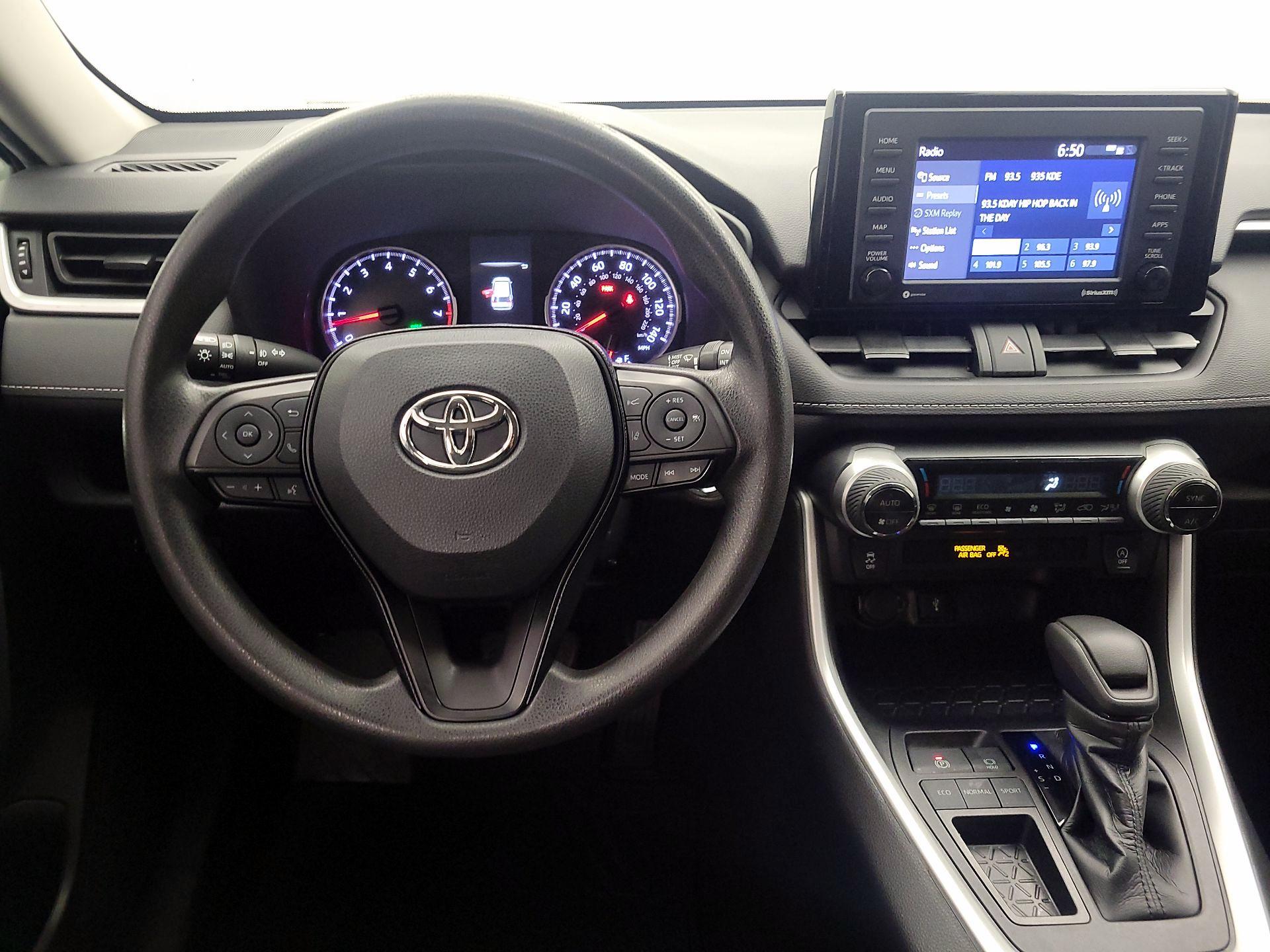 Thumbnail: 2021 Toyota RAV4 - 10