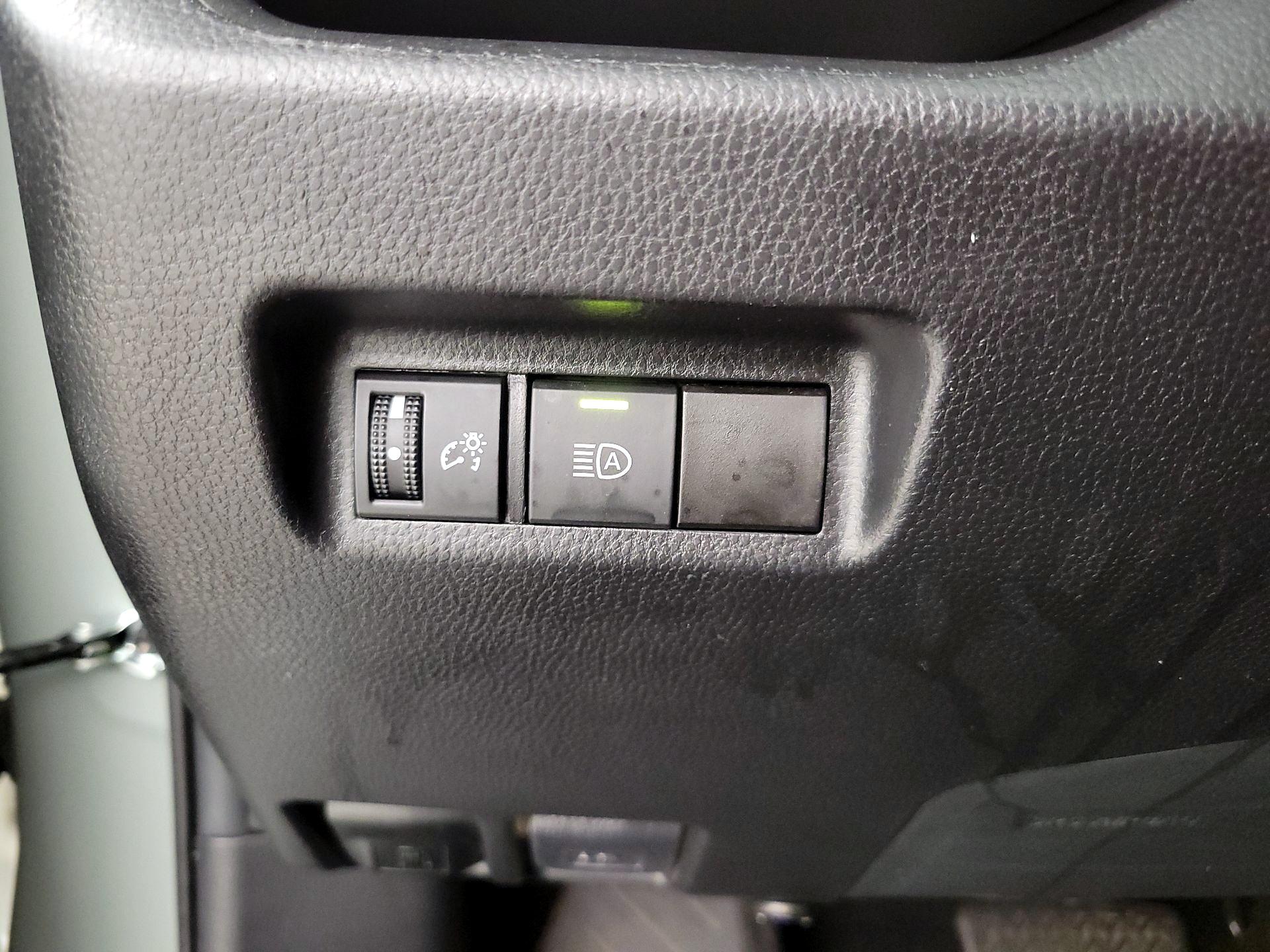 Thumbnail: 2021 Toyota RAV4 - 13