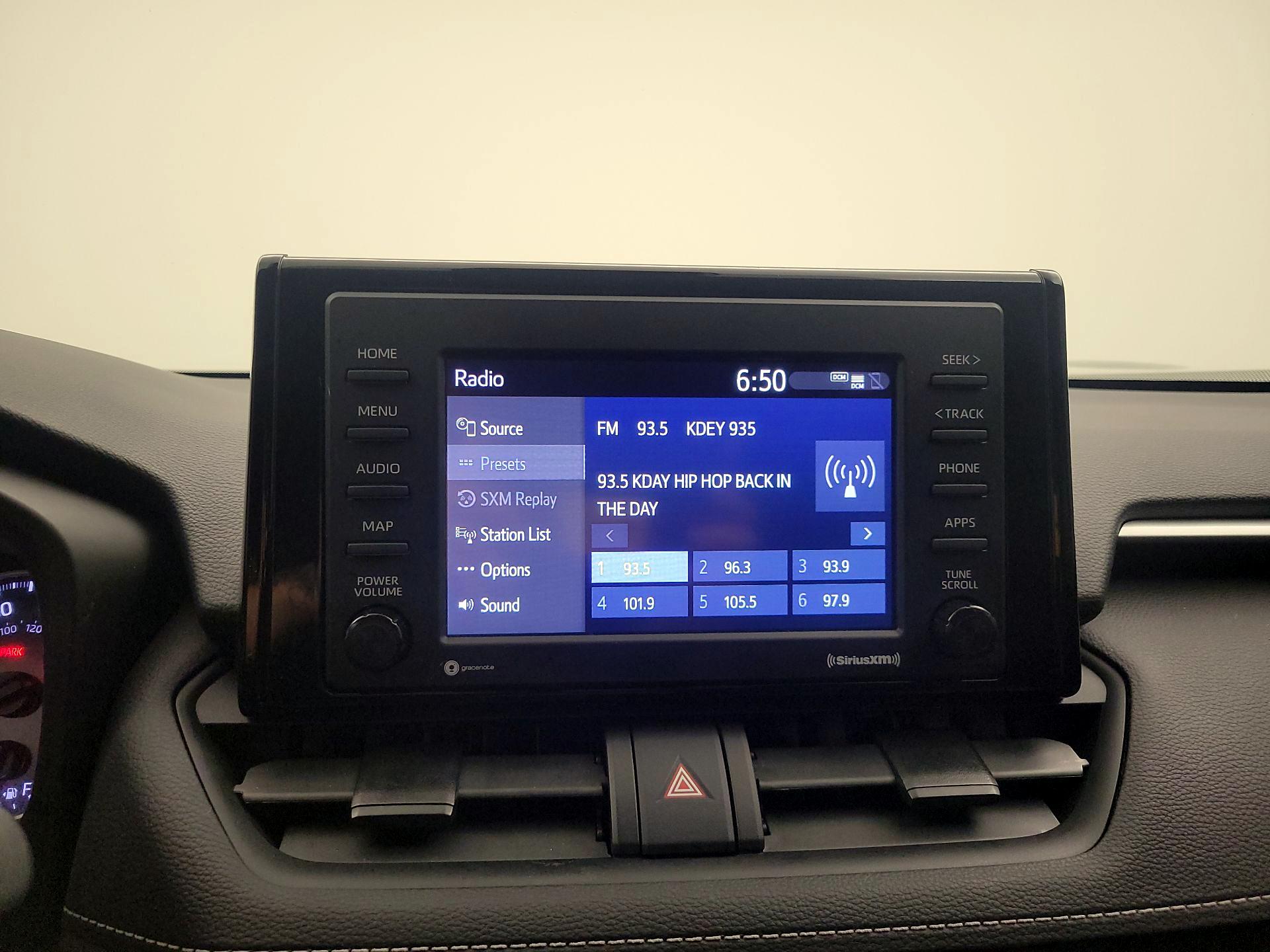 Thumbnail: 2021 Toyota RAV4 - 15