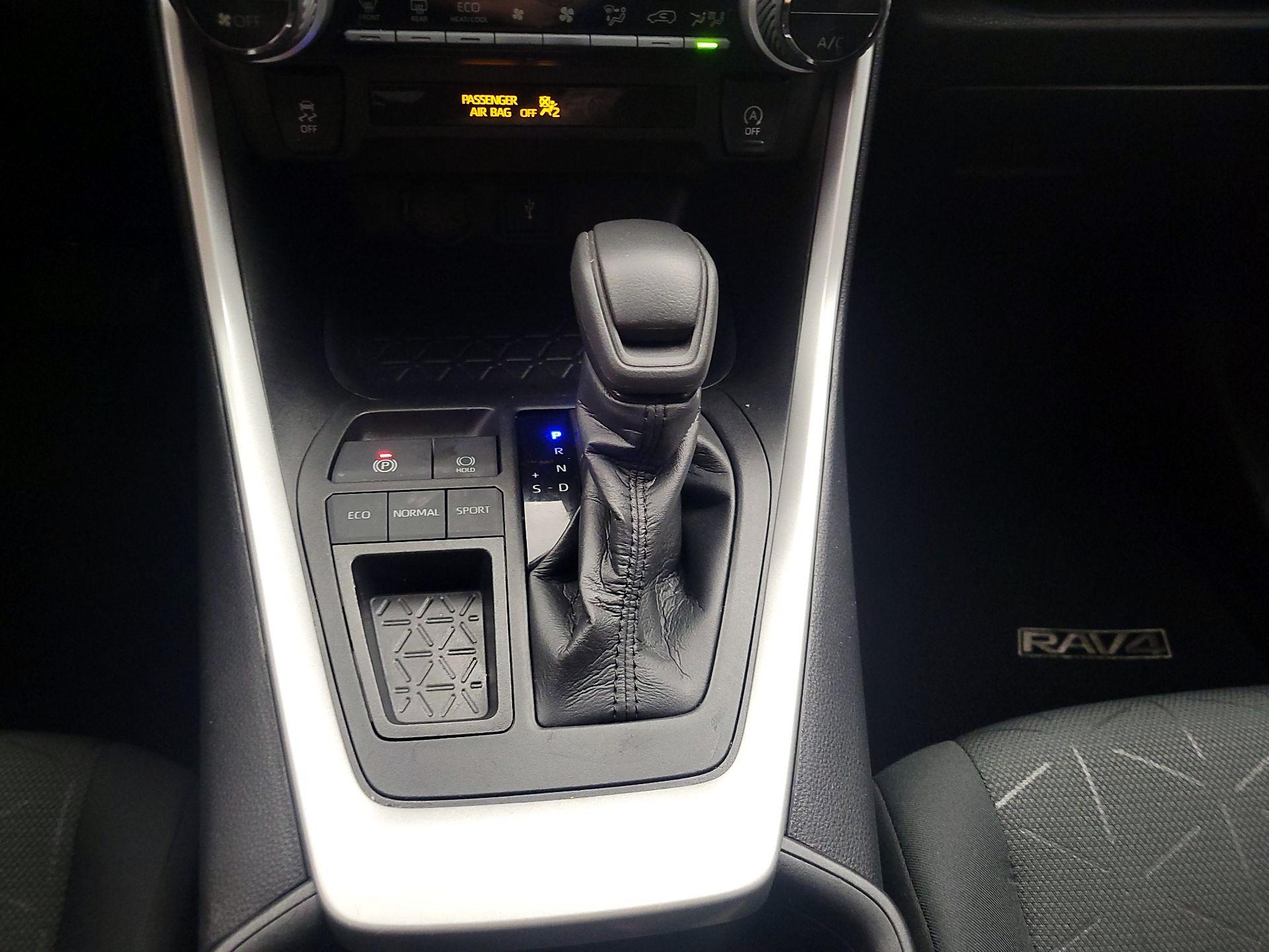 Thumbnail: 2021 Toyota RAV4 - 17