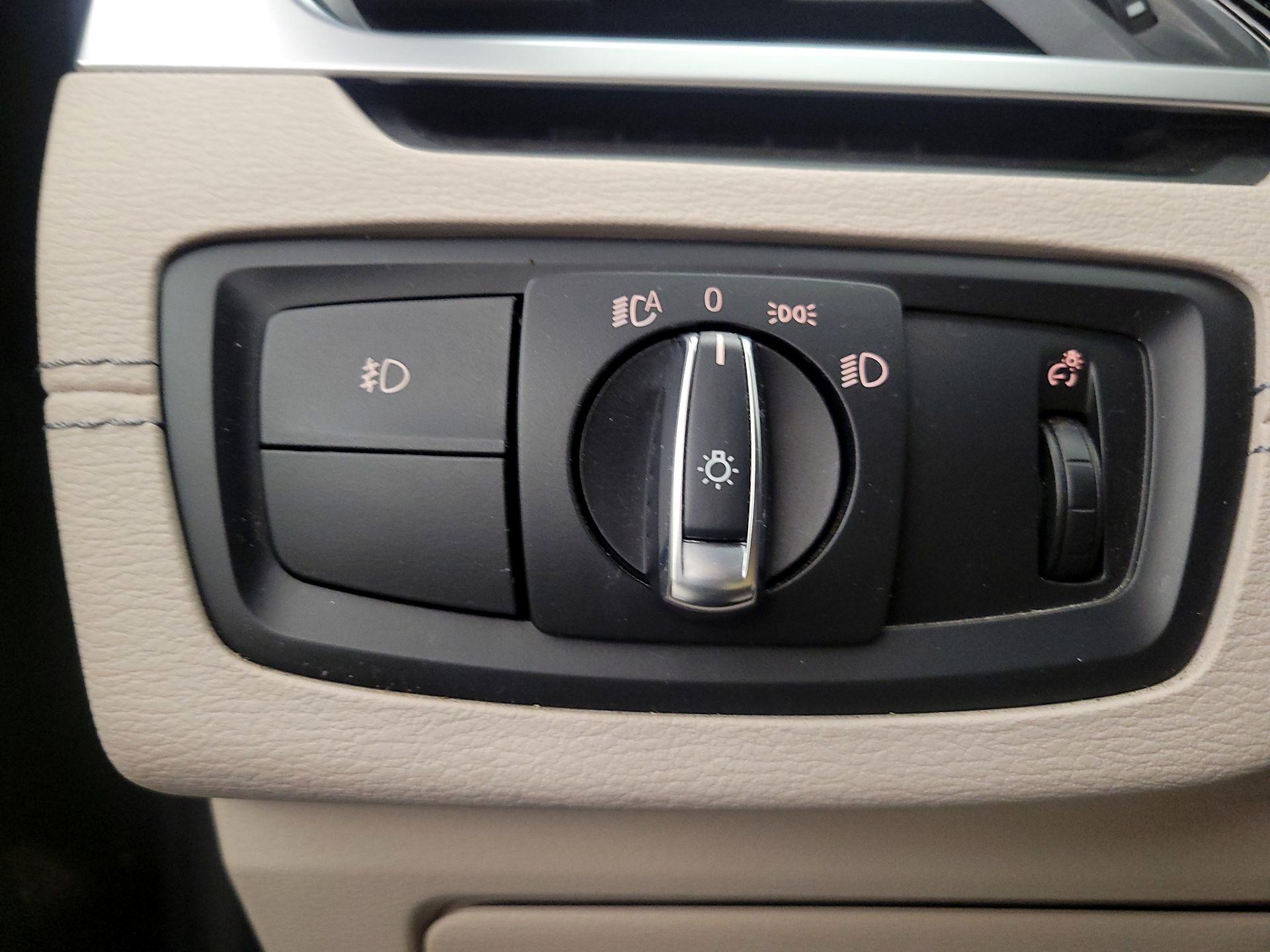 Thumbnail: 2020 BMW X1 - 13