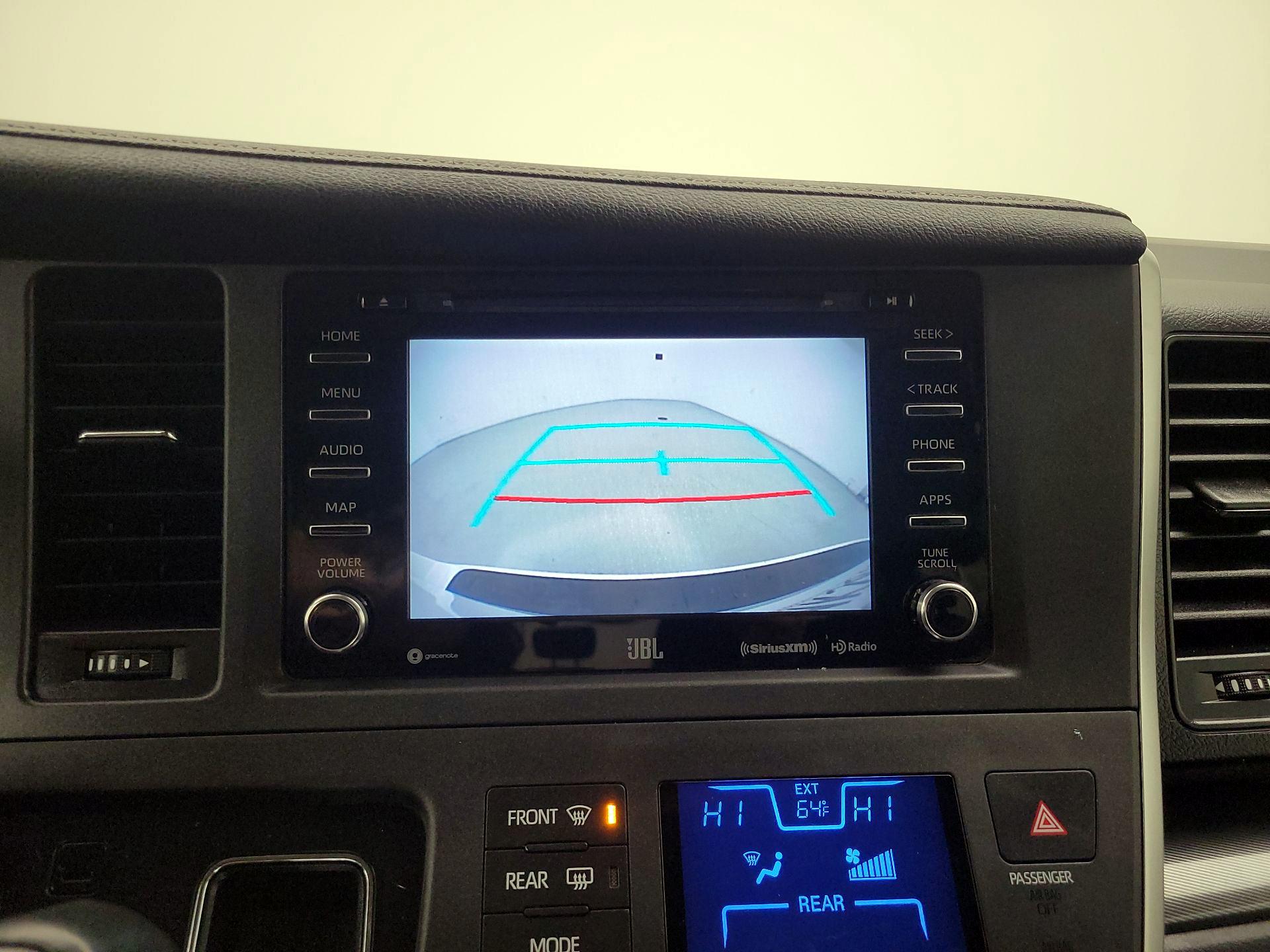 Thumbnail: 2020 Toyota Sienna - 14