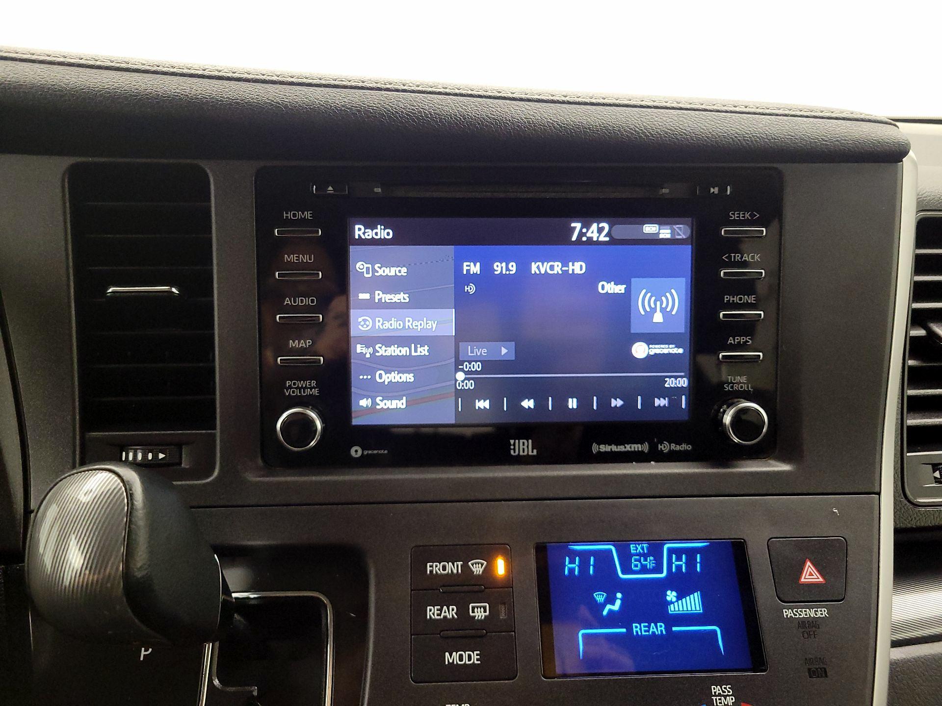 Thumbnail: 2020 Toyota Sienna - 15