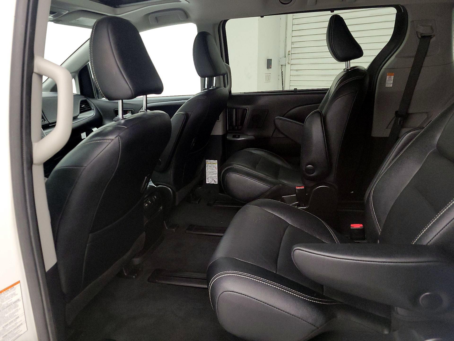 Thumbnail: 2020 Toyota Sienna - 20