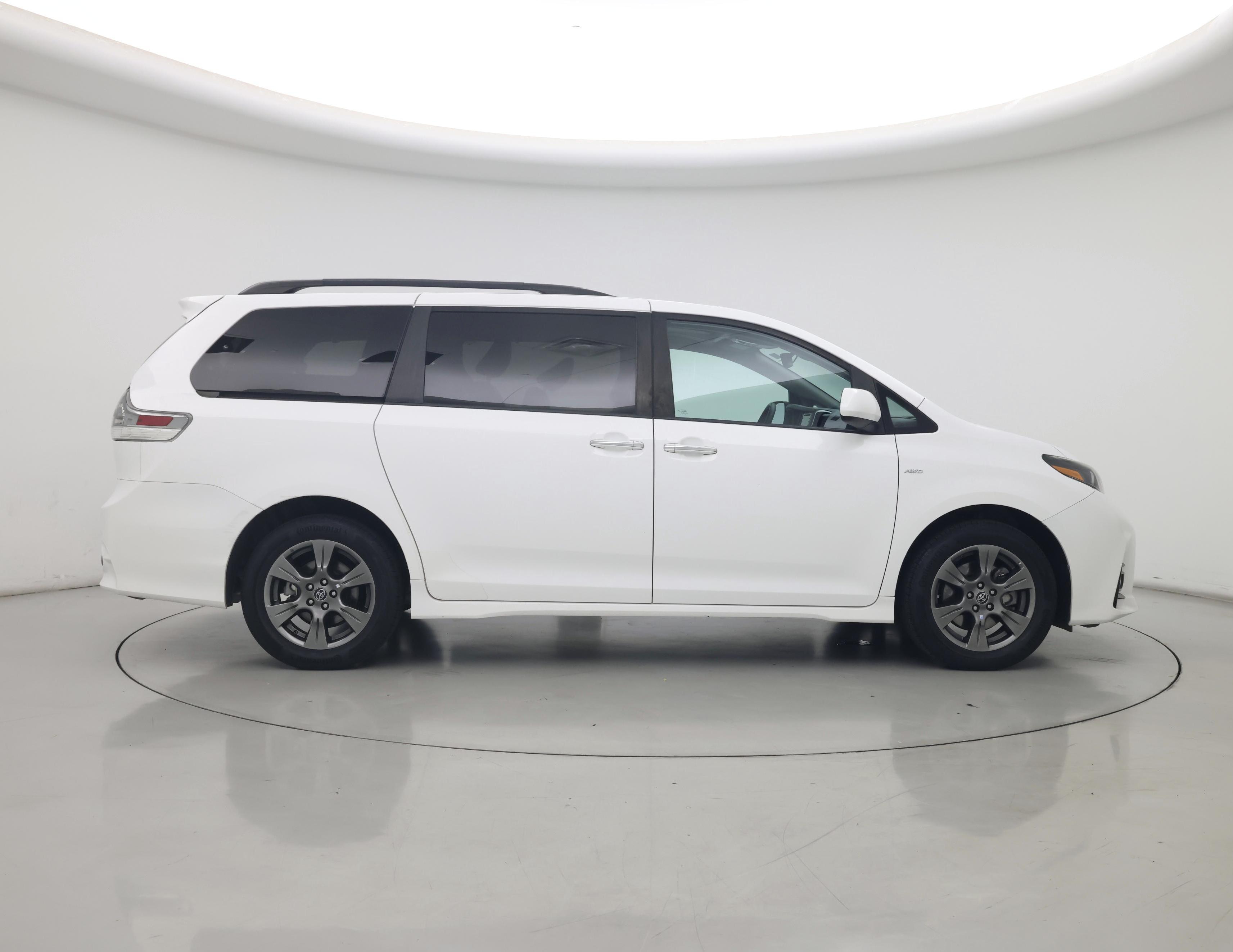 Thumbnail: 2020 Toyota Sienna - 7