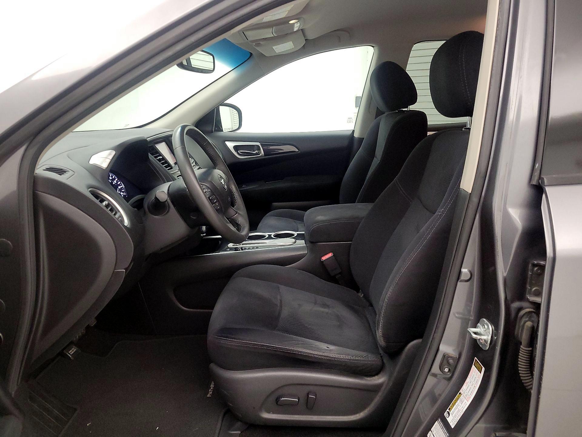 Thumbnail: 2015 Nissan Pathfinder - 11