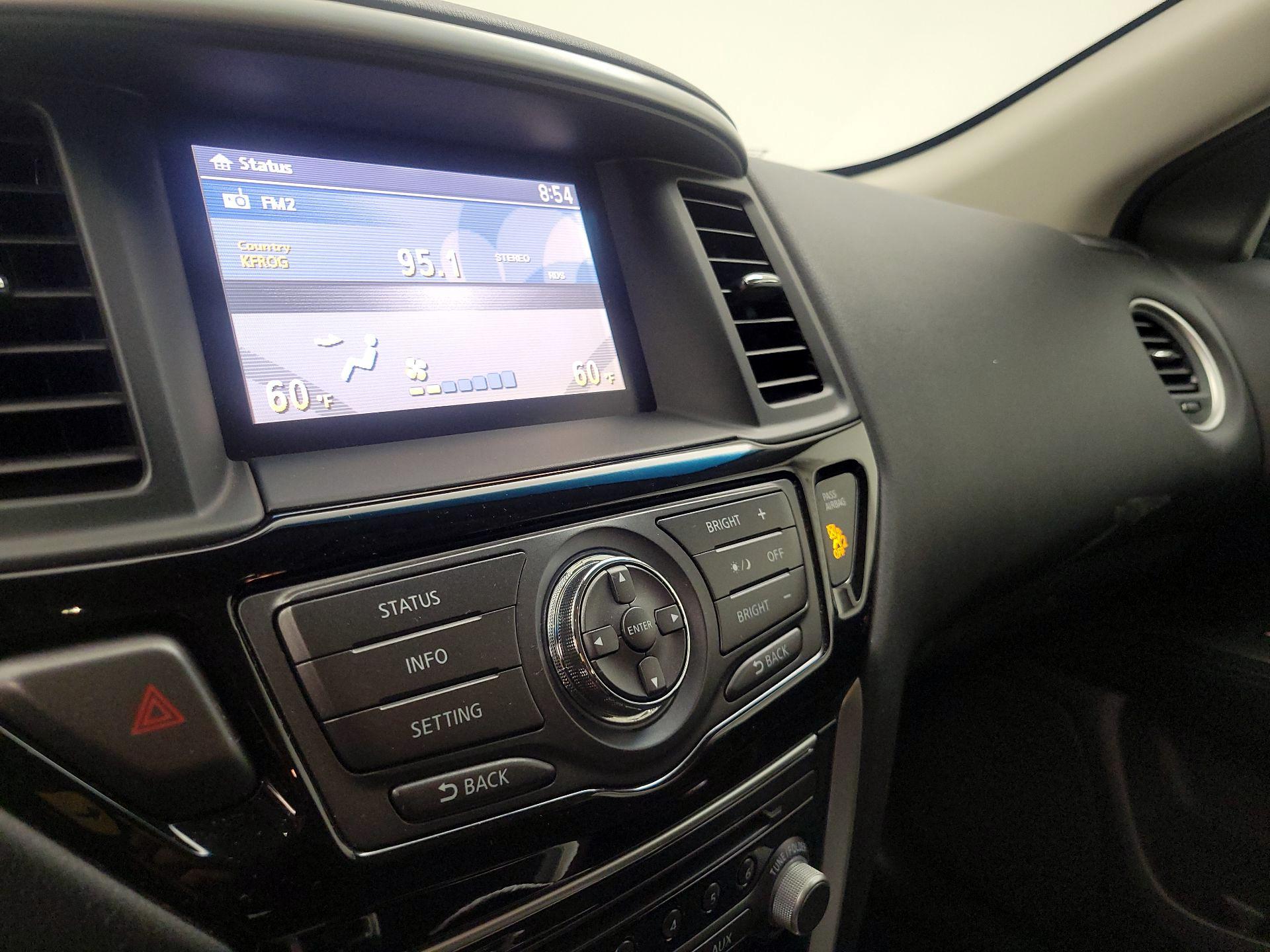 Thumbnail: 2015 Nissan Pathfinder - 15