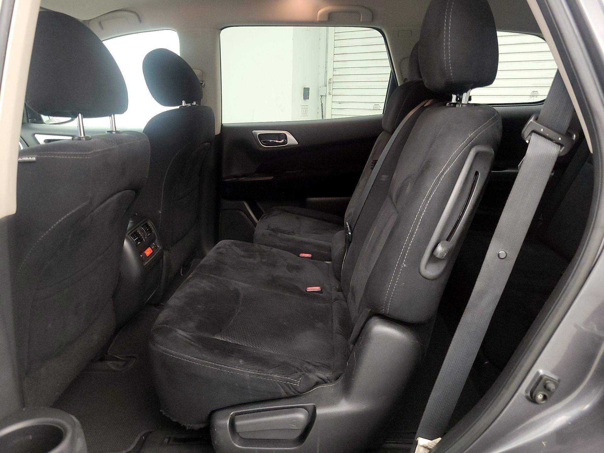 Thumbnail: 2015 Nissan Pathfinder - 19