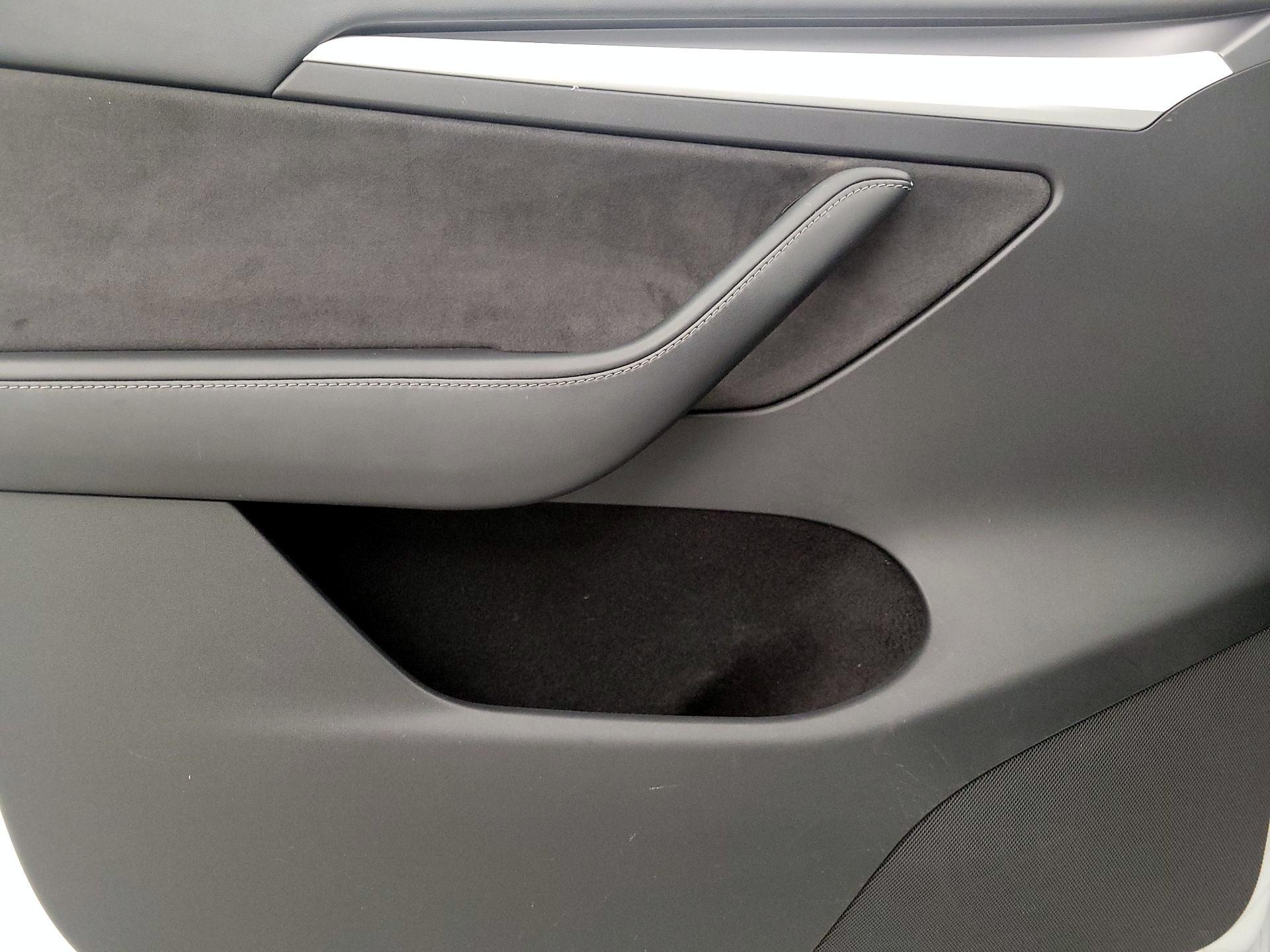 Thumbnail: 2023 Tesla Model Y - 12