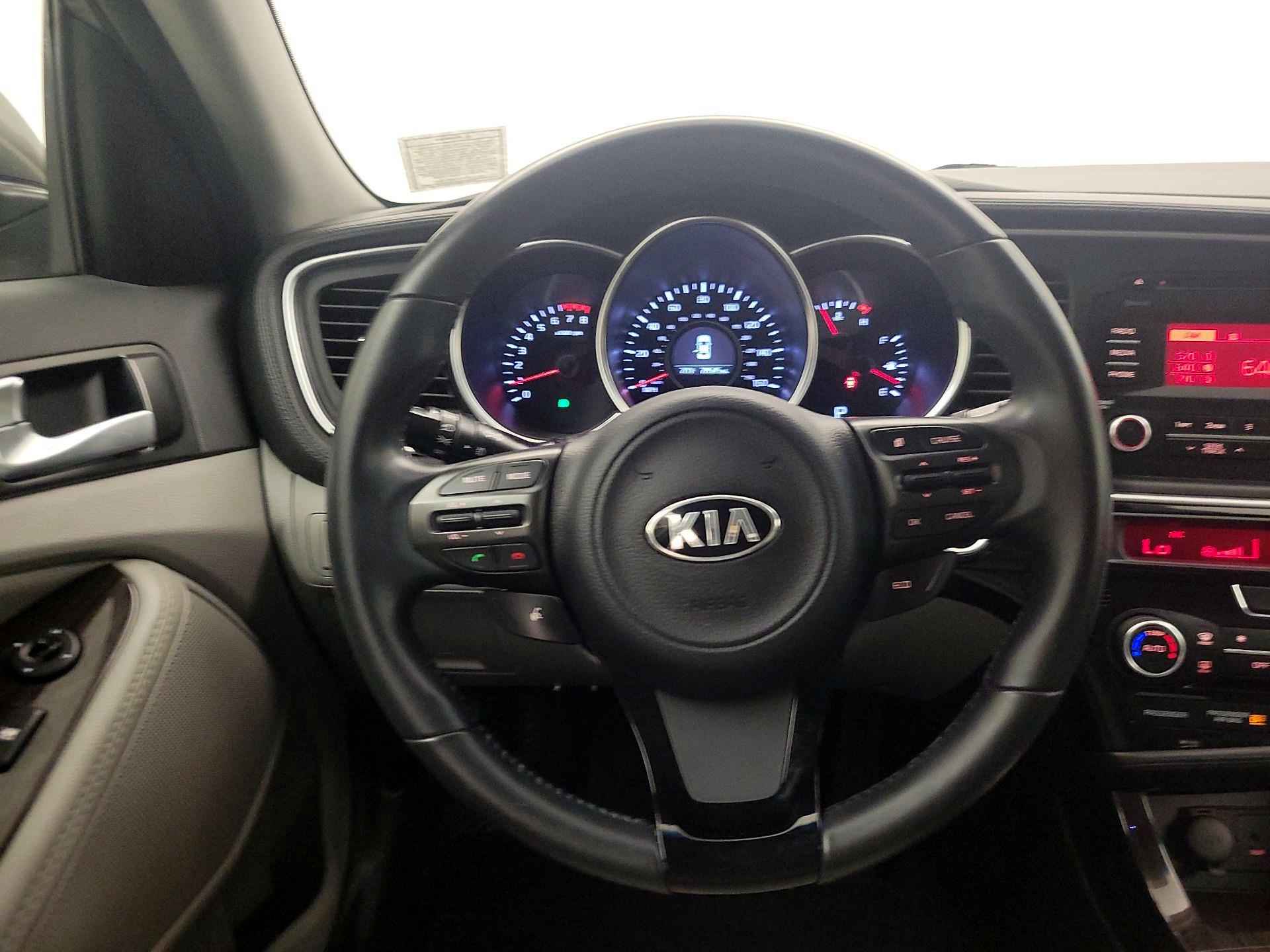 Thumbnail: 2015 Kia Optima - 10