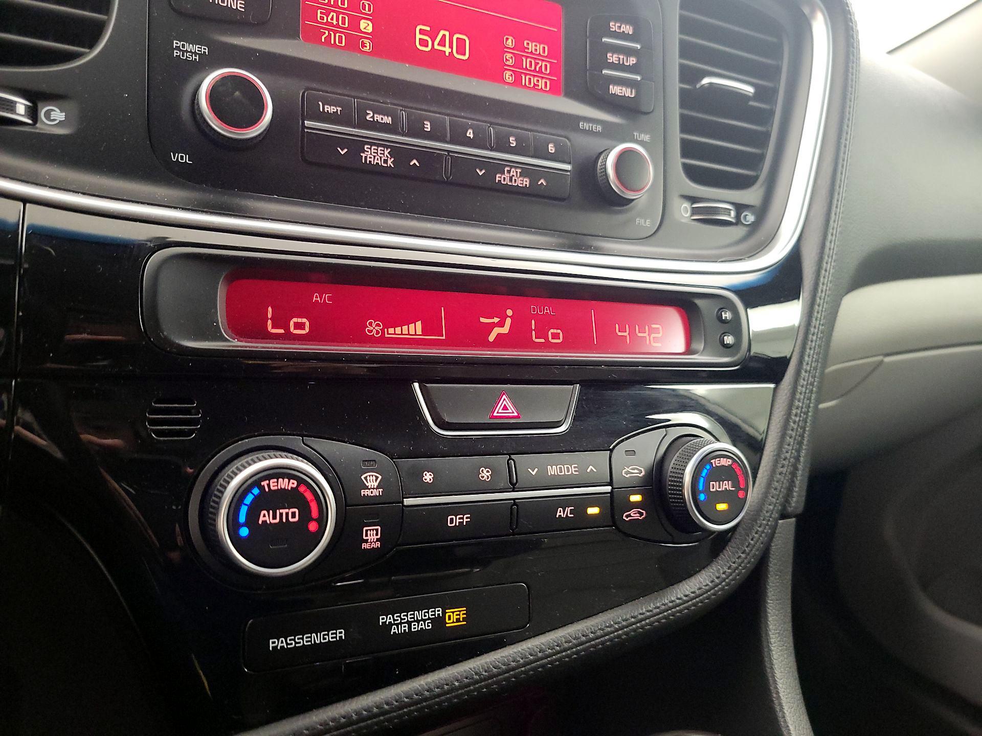 Thumbnail: 2015 Kia Optima - 15