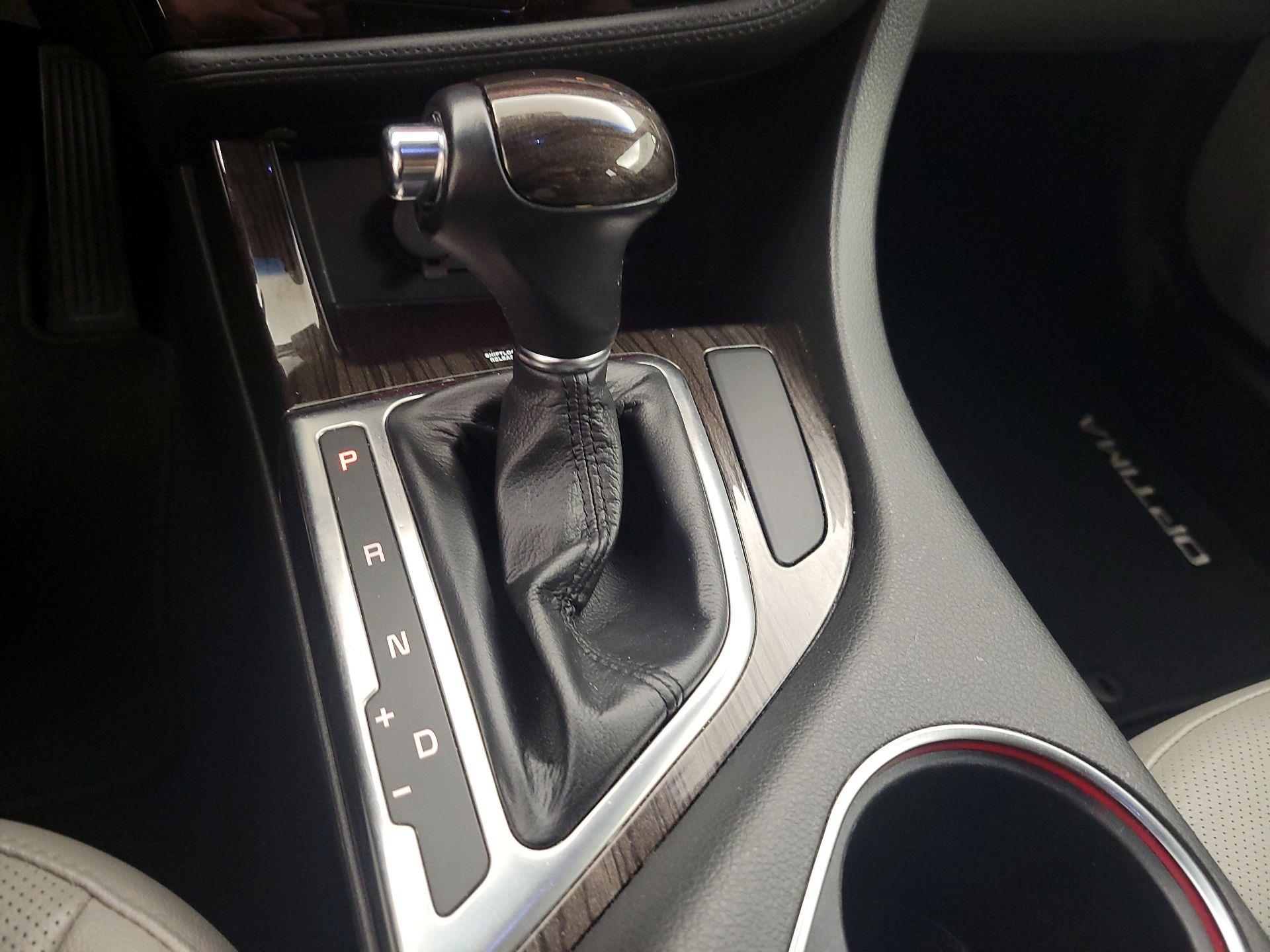 Thumbnail: 2015 Kia Optima - 16