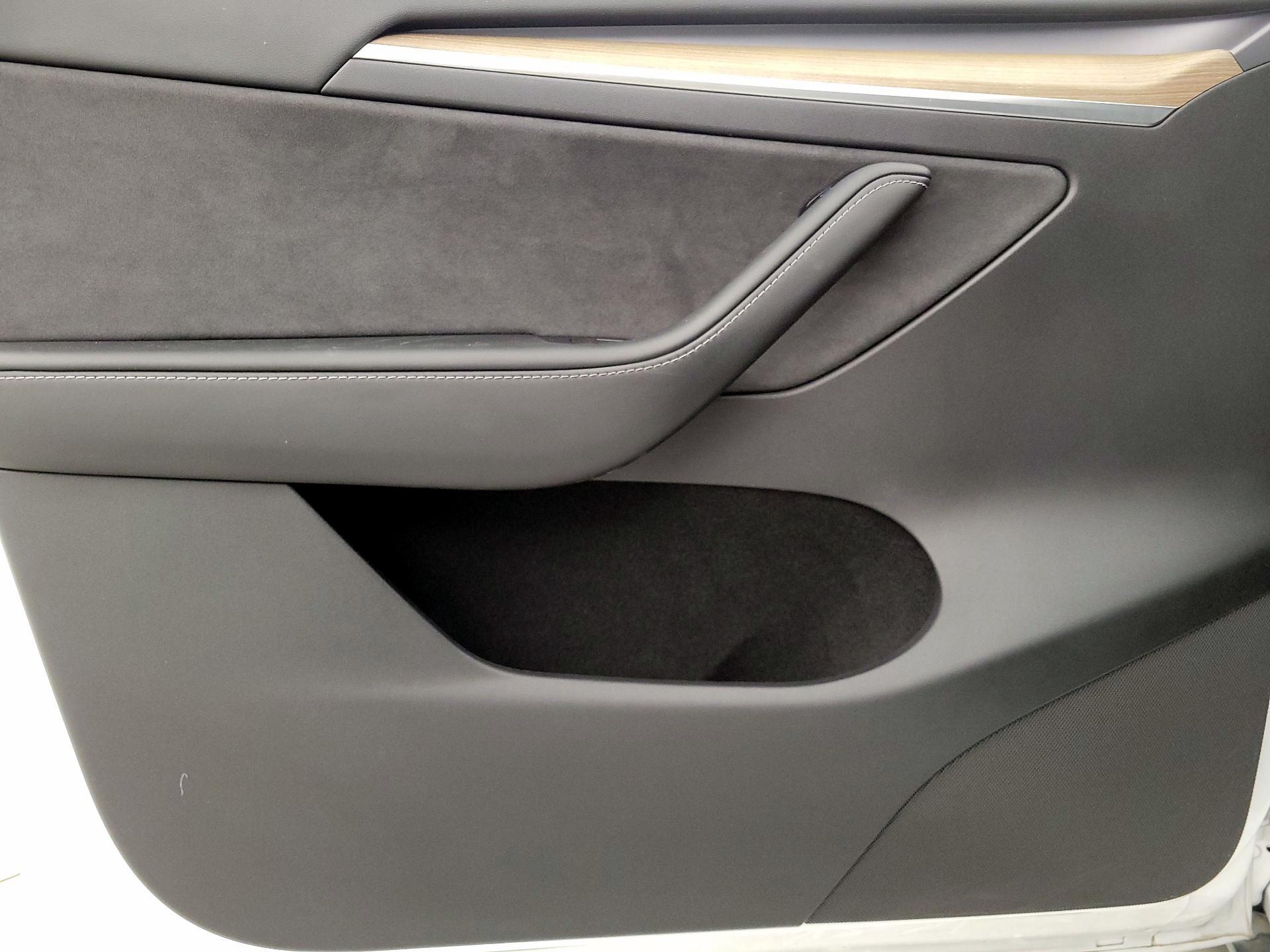 Thumbnail: 2023 Tesla Model Y - 12