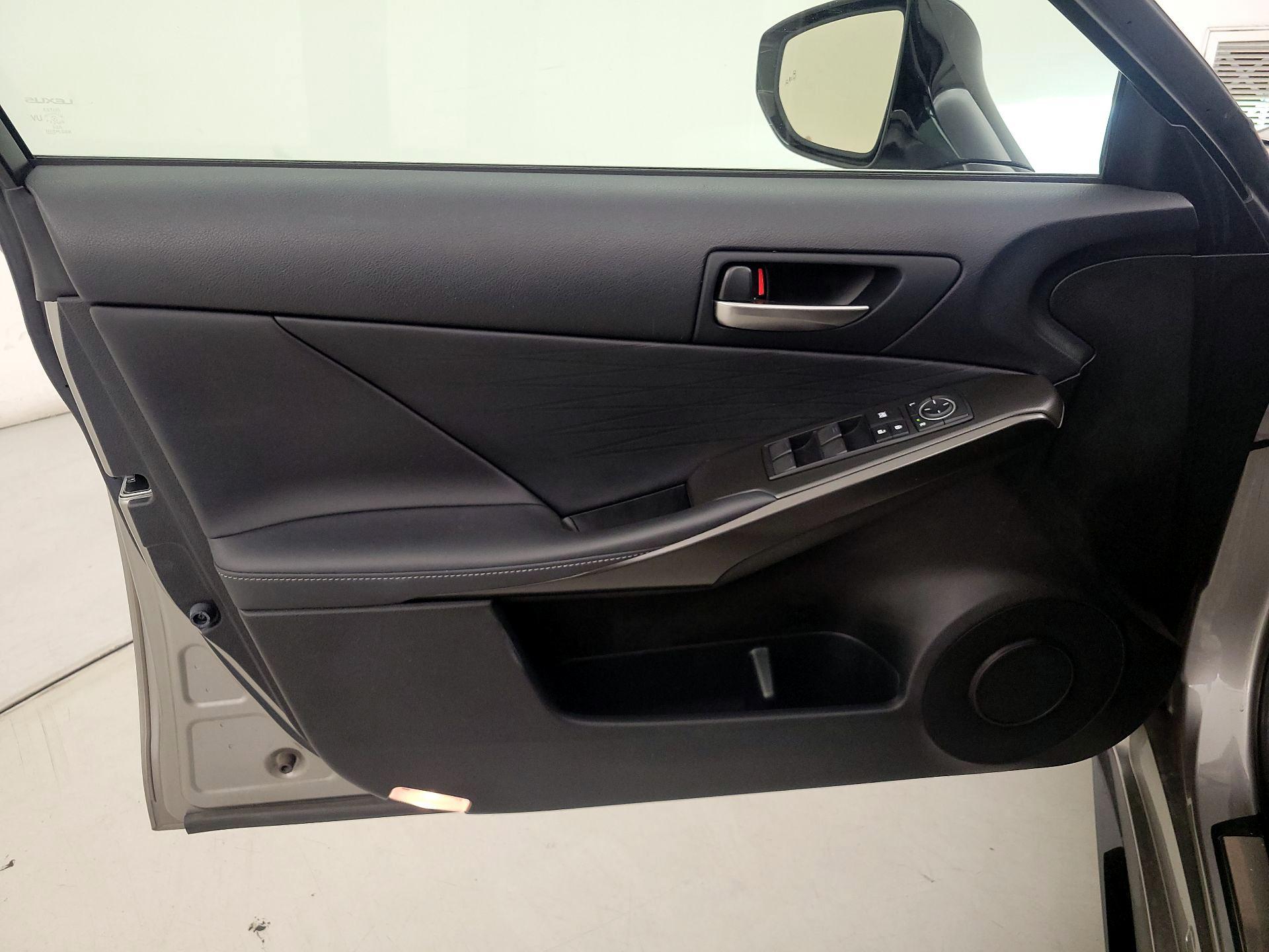 Thumbnail: 2021 Lexus IS - 12