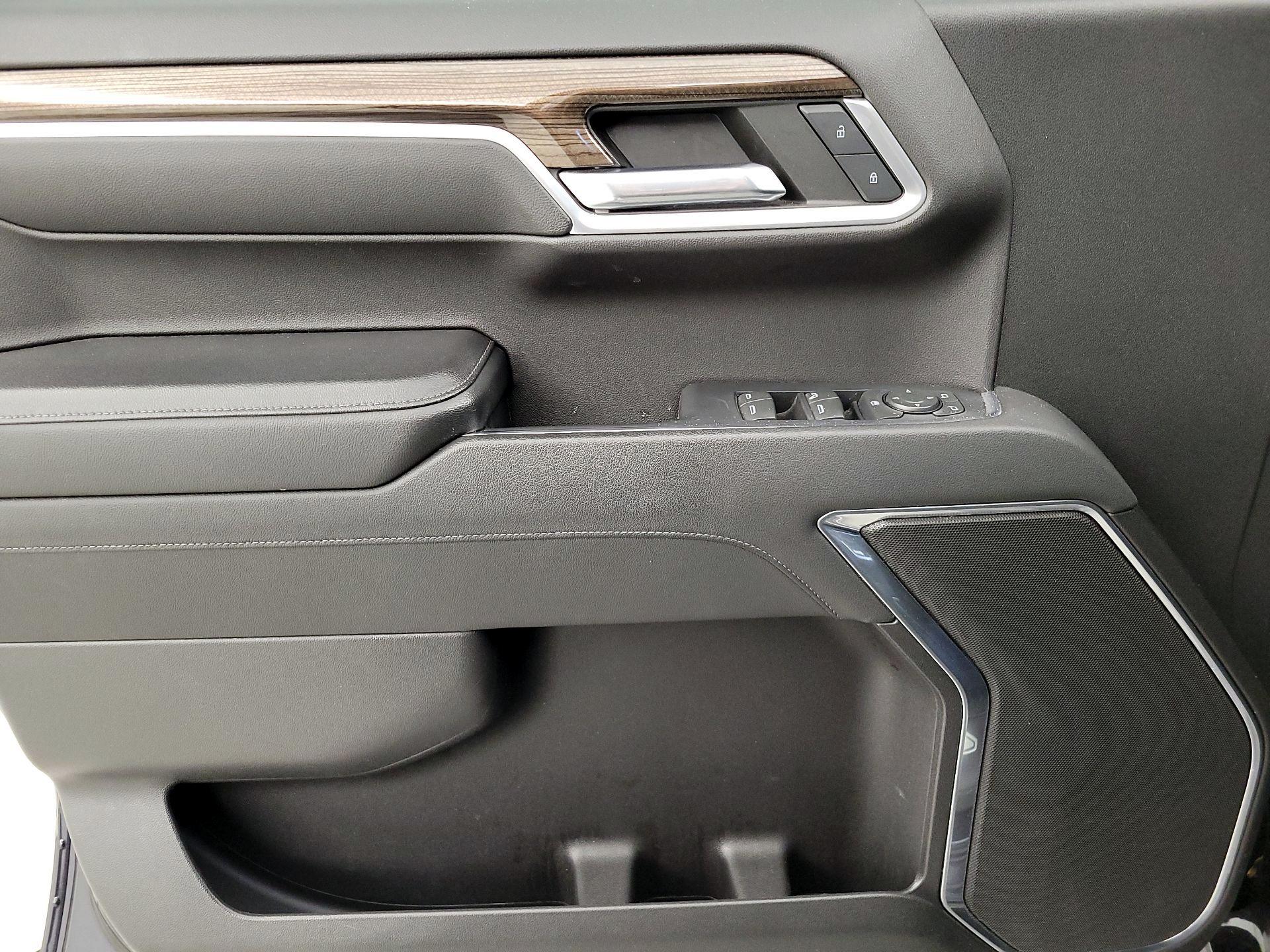 Thumbnail: 2022 Chevrolet Silverado 1500 - 12