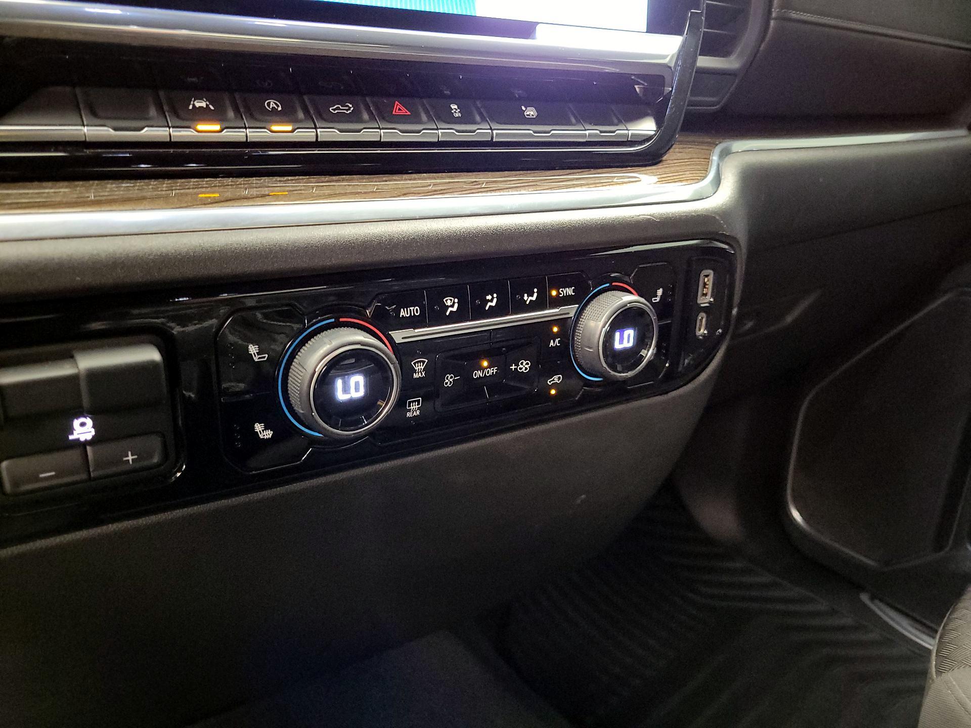 Thumbnail: 2022 Chevrolet Silverado 1500 - 16