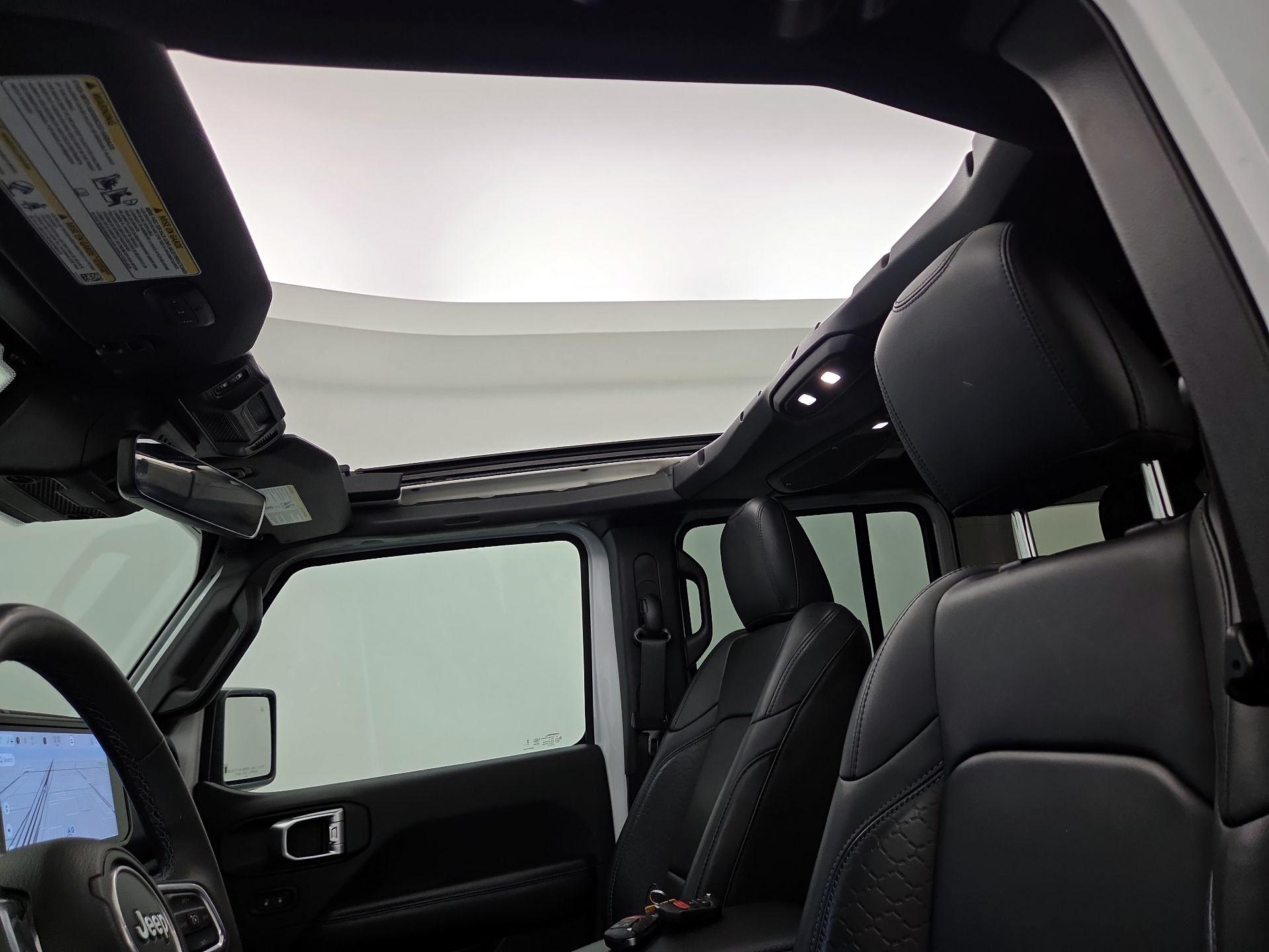 Thumbnail: 2024 Jeep Wrangler - 20