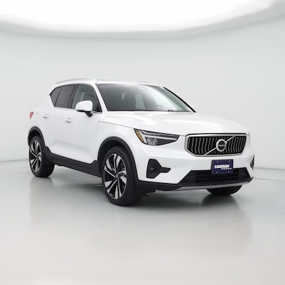 2023 Volvo XC40 B5 Ultimate Bright Theme