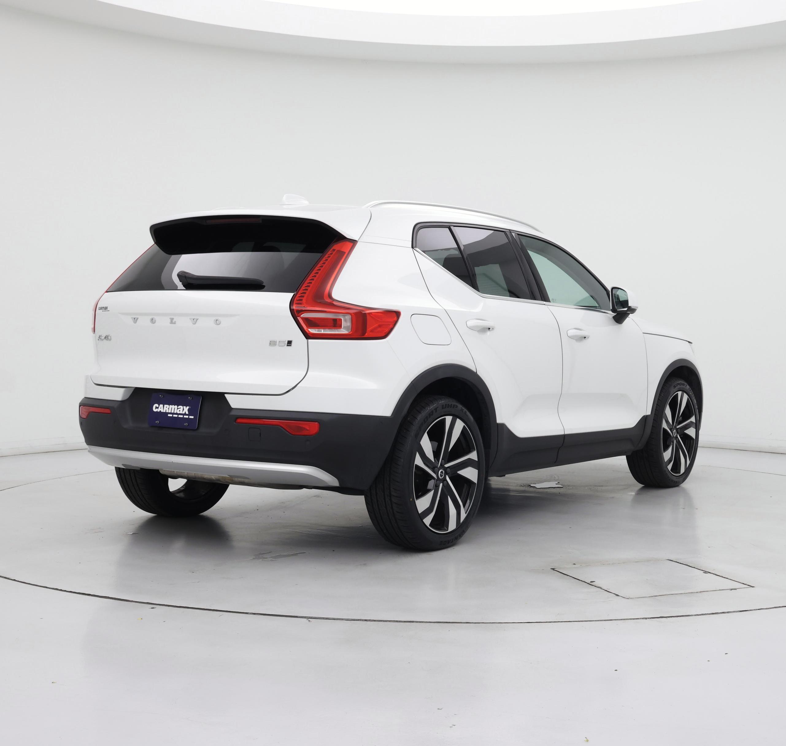 Thumbnail: 2023 Volvo XC40 - 8