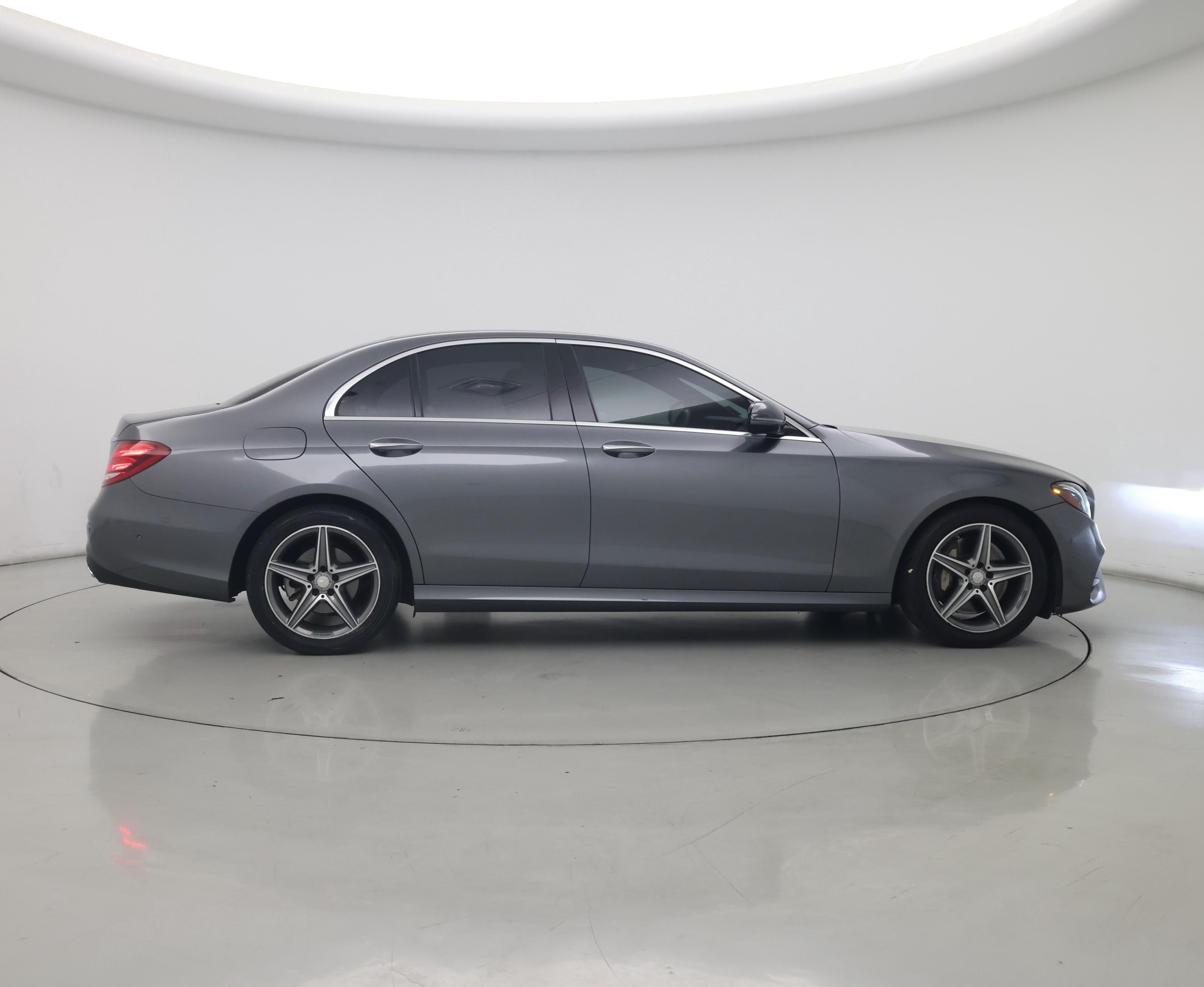 Thumbnail: 2017 Mercedes-Benz E-Class - 7