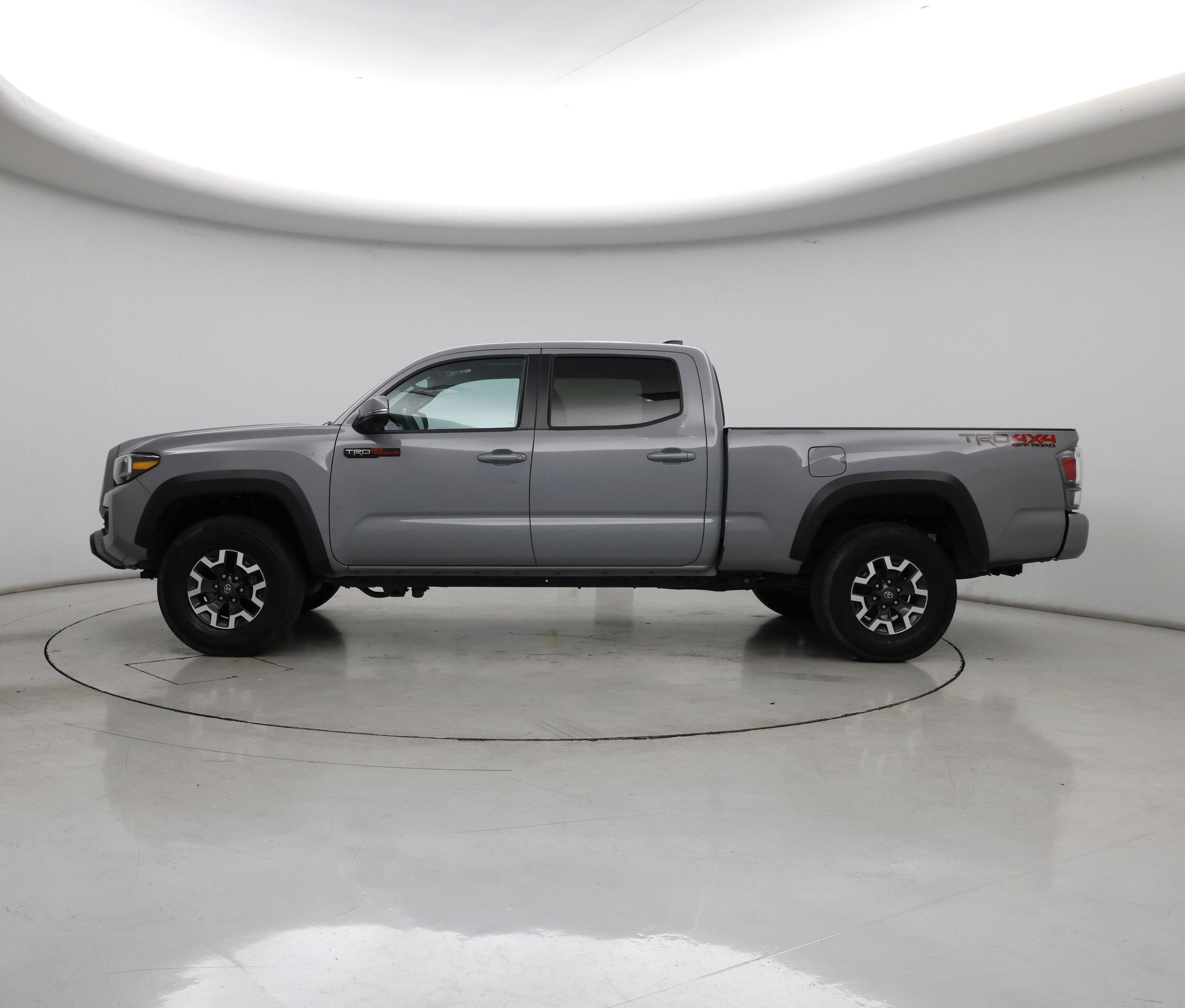 Thumbnail: 2021 Toyota Tacoma - 3