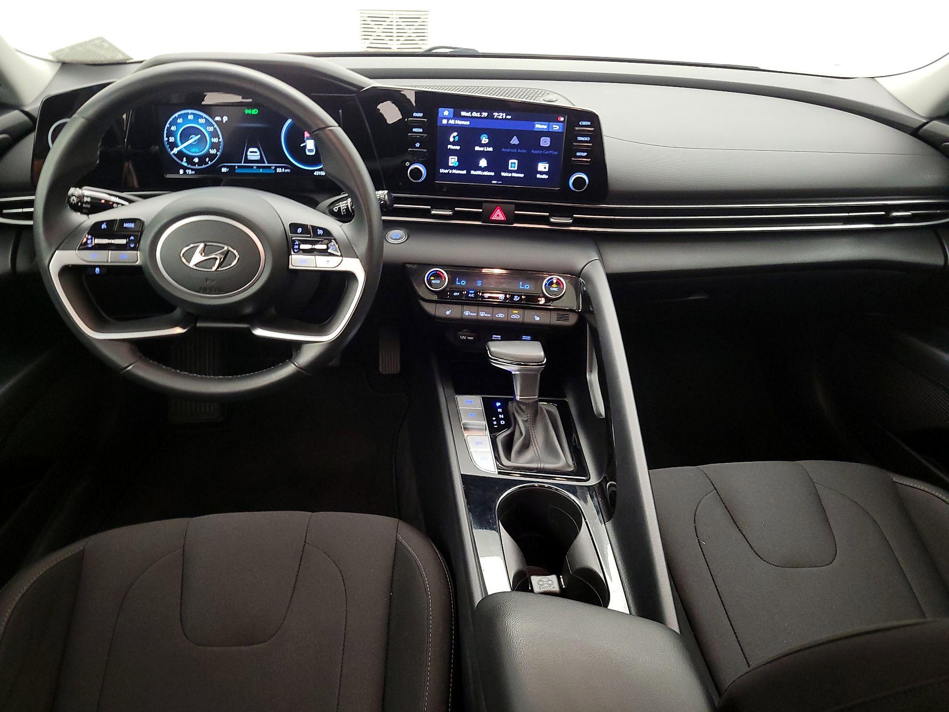 Thumbnail: 2022 Hyundai Elantra - 9