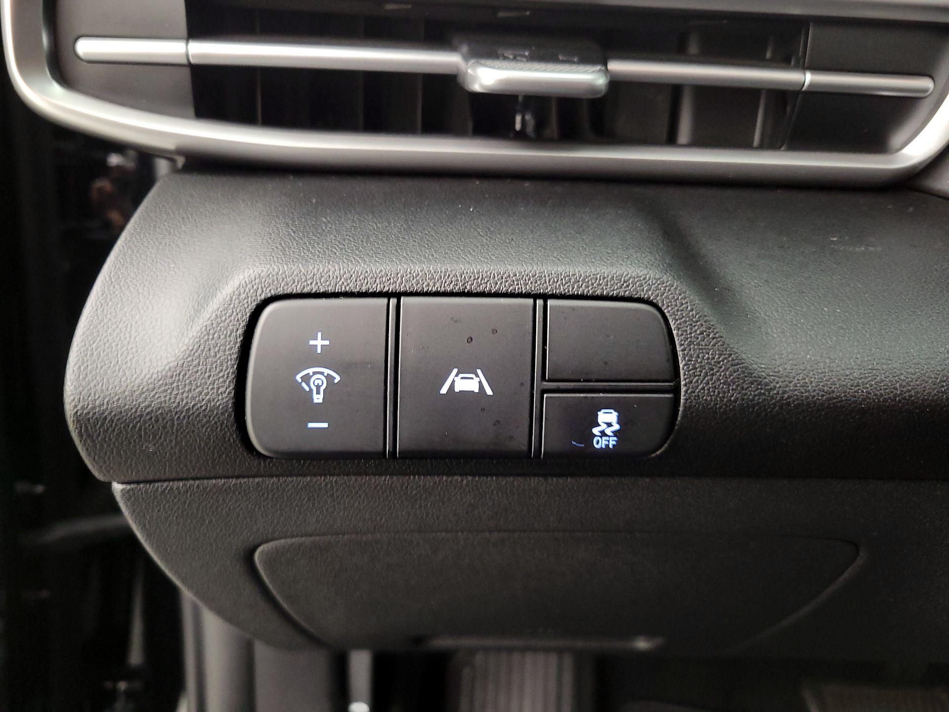 Thumbnail: 2022 Hyundai Elantra - 13