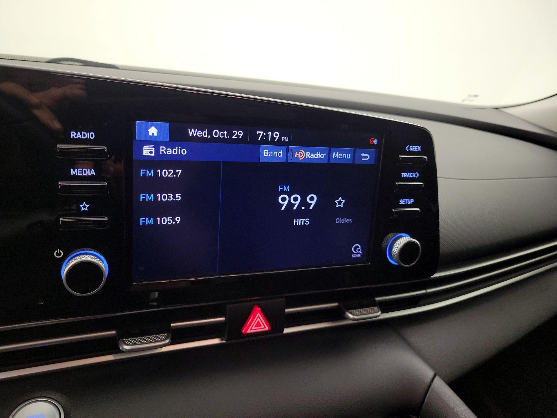 Thumbnail: 2022 Hyundai Elantra - 14