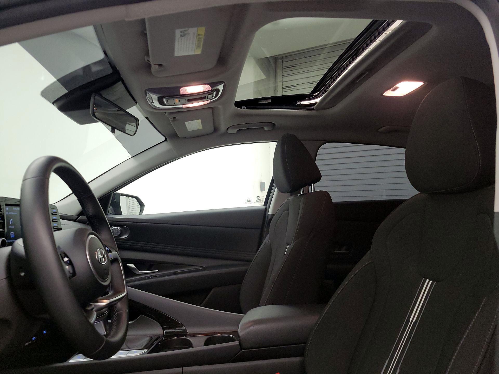 Thumbnail: 2022 Hyundai Elantra - 18