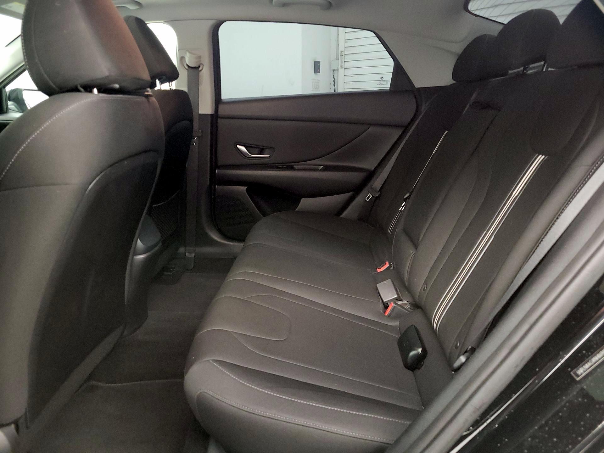 Thumbnail: 2022 Hyundai Elantra - 19