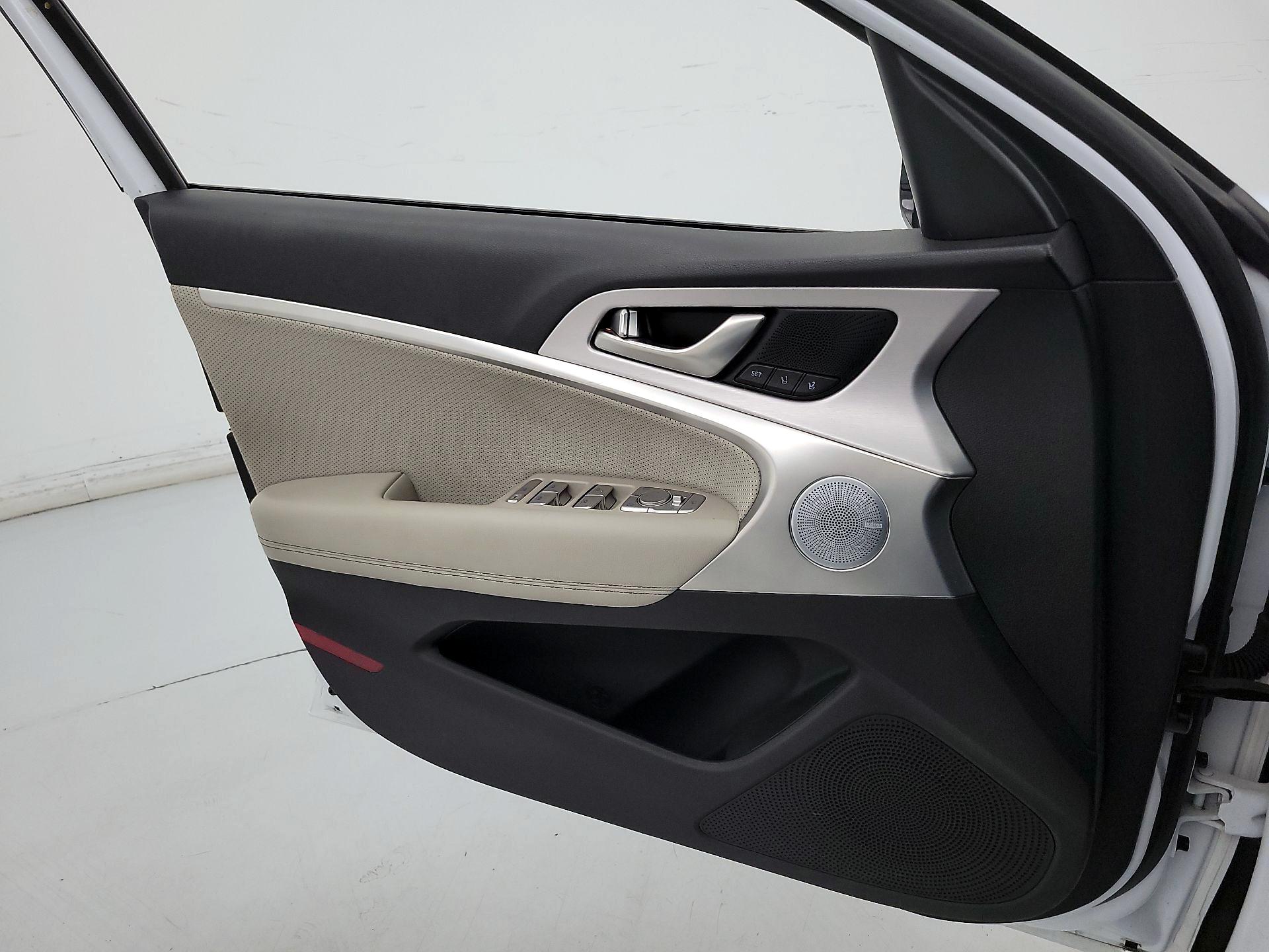 Thumbnail: 2019 Genesis G70 - 12