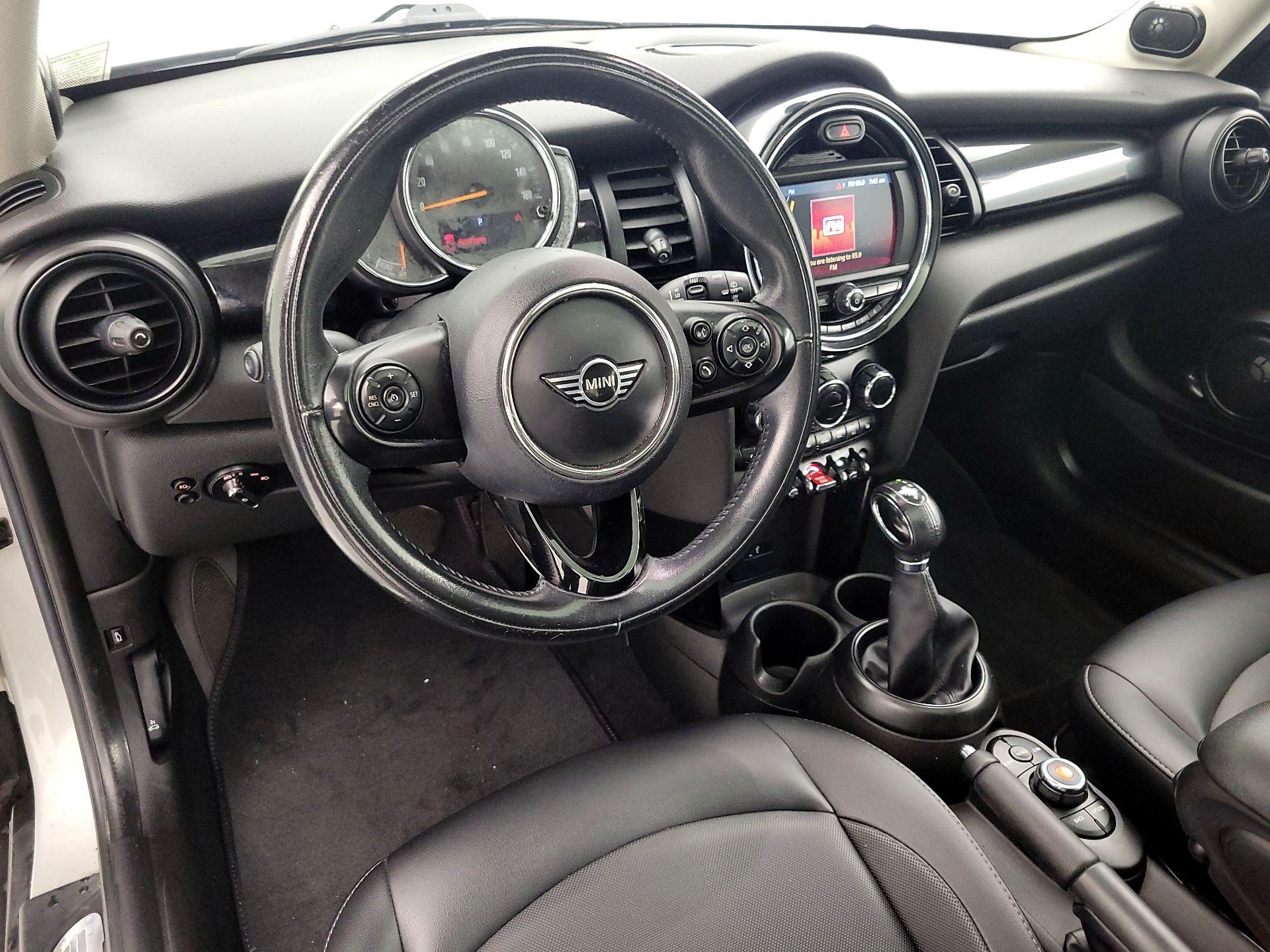 Thumbnail: 2019 MINI Cooper Hardtop - 9