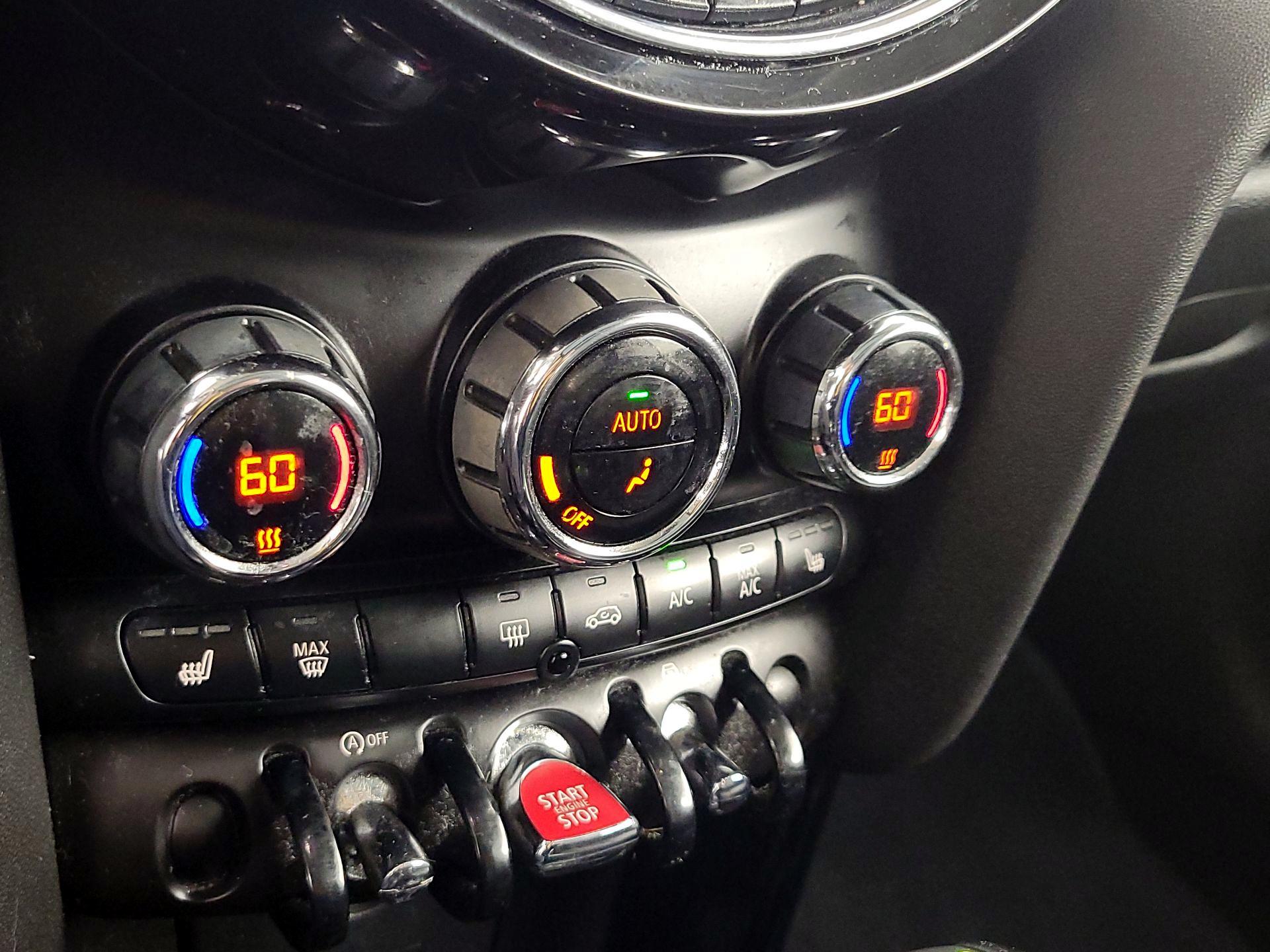 Thumbnail: 2019 MINI Cooper Hardtop - 15