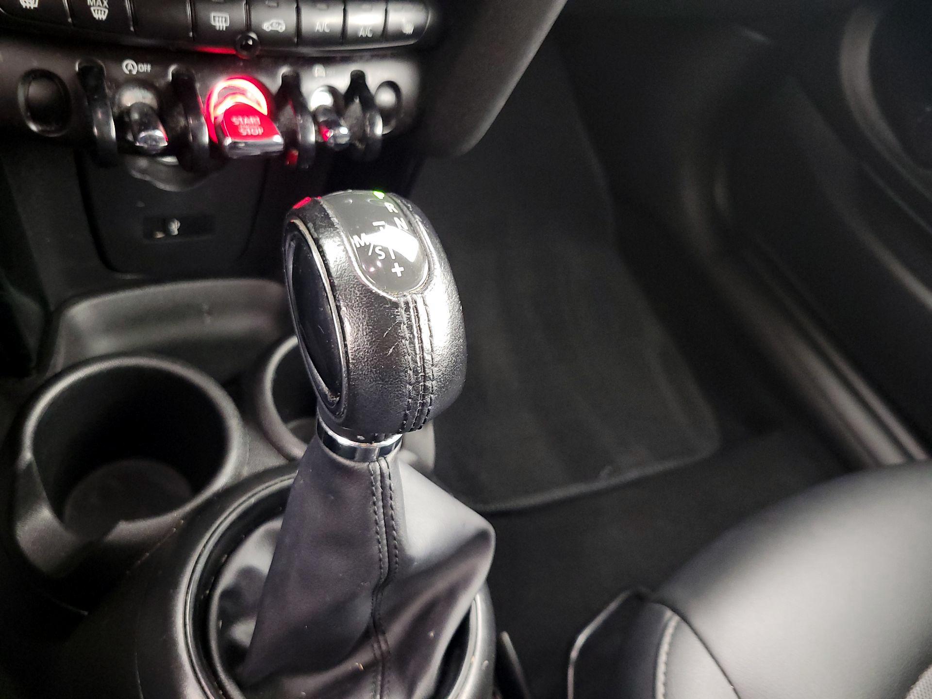 Thumbnail: 2019 MINI Cooper Hardtop - 16