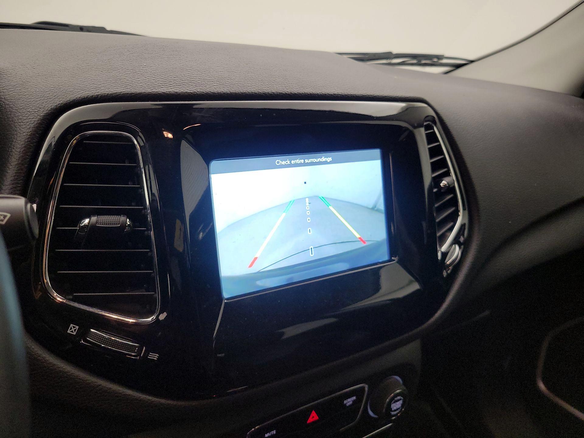 Thumbnail: 2018 Jeep Compass - 14