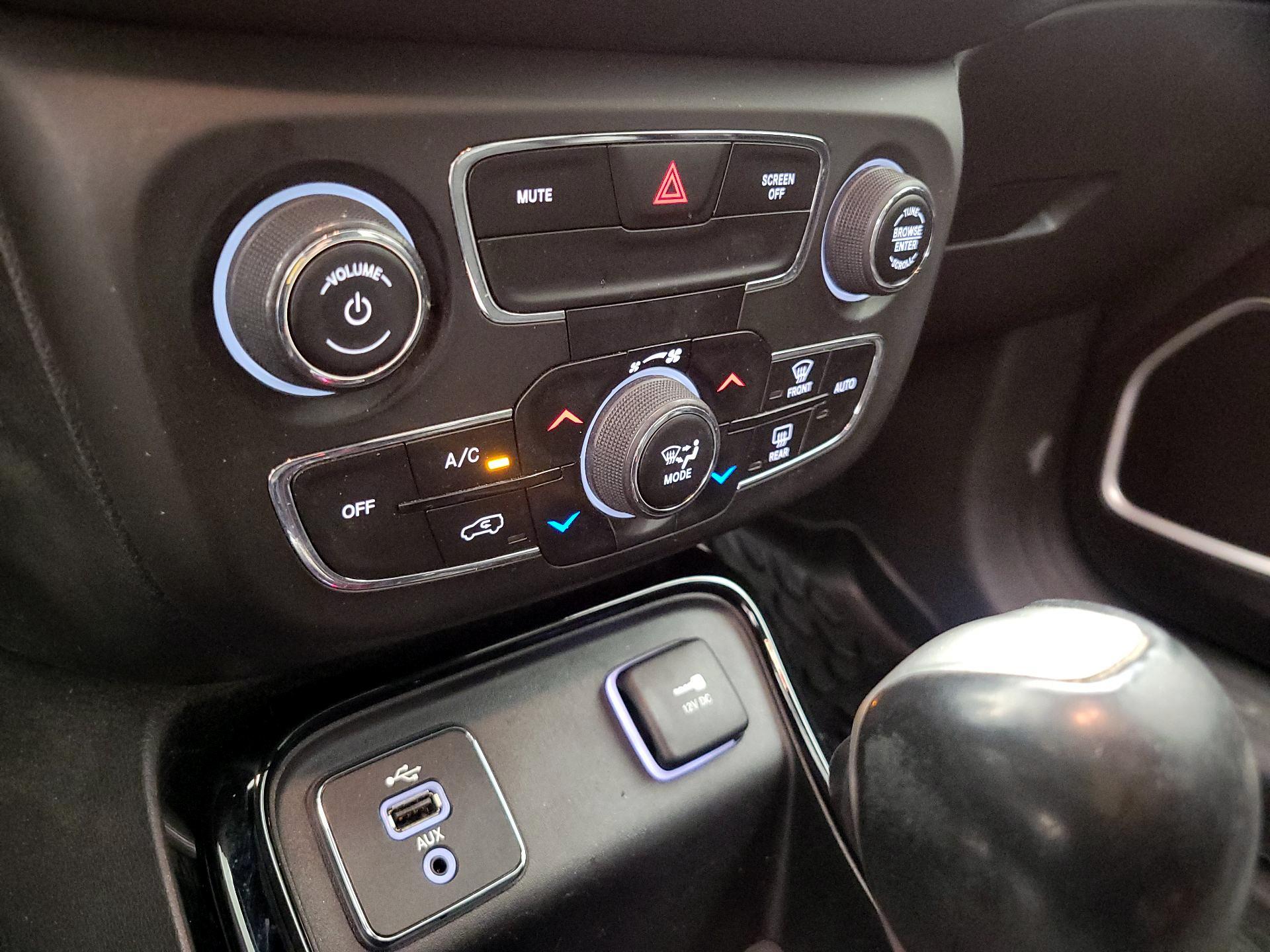 Thumbnail: 2018 Jeep Compass - 16