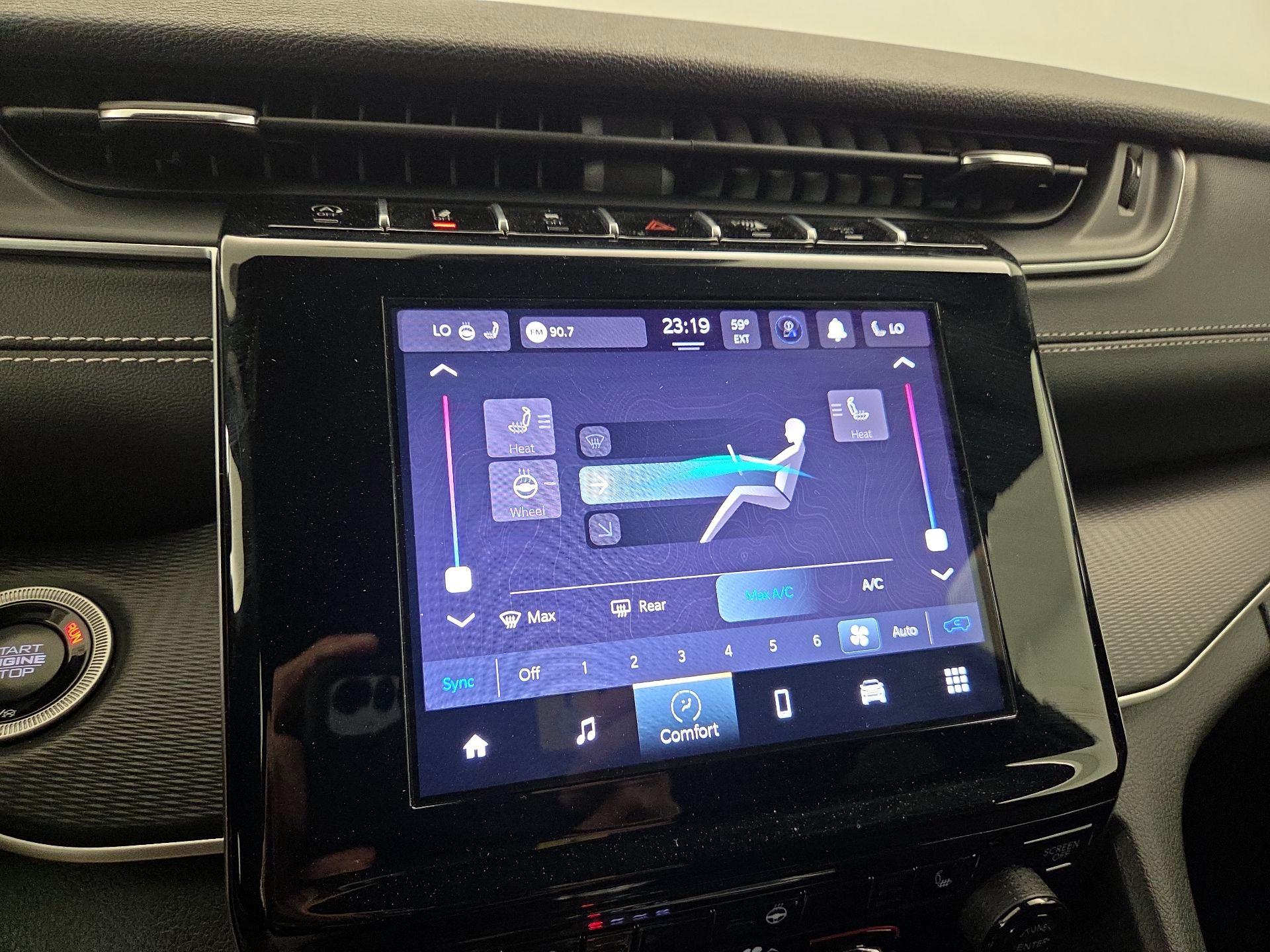 Thumbnail: 2024 Jeep Grand Cherokee - 16