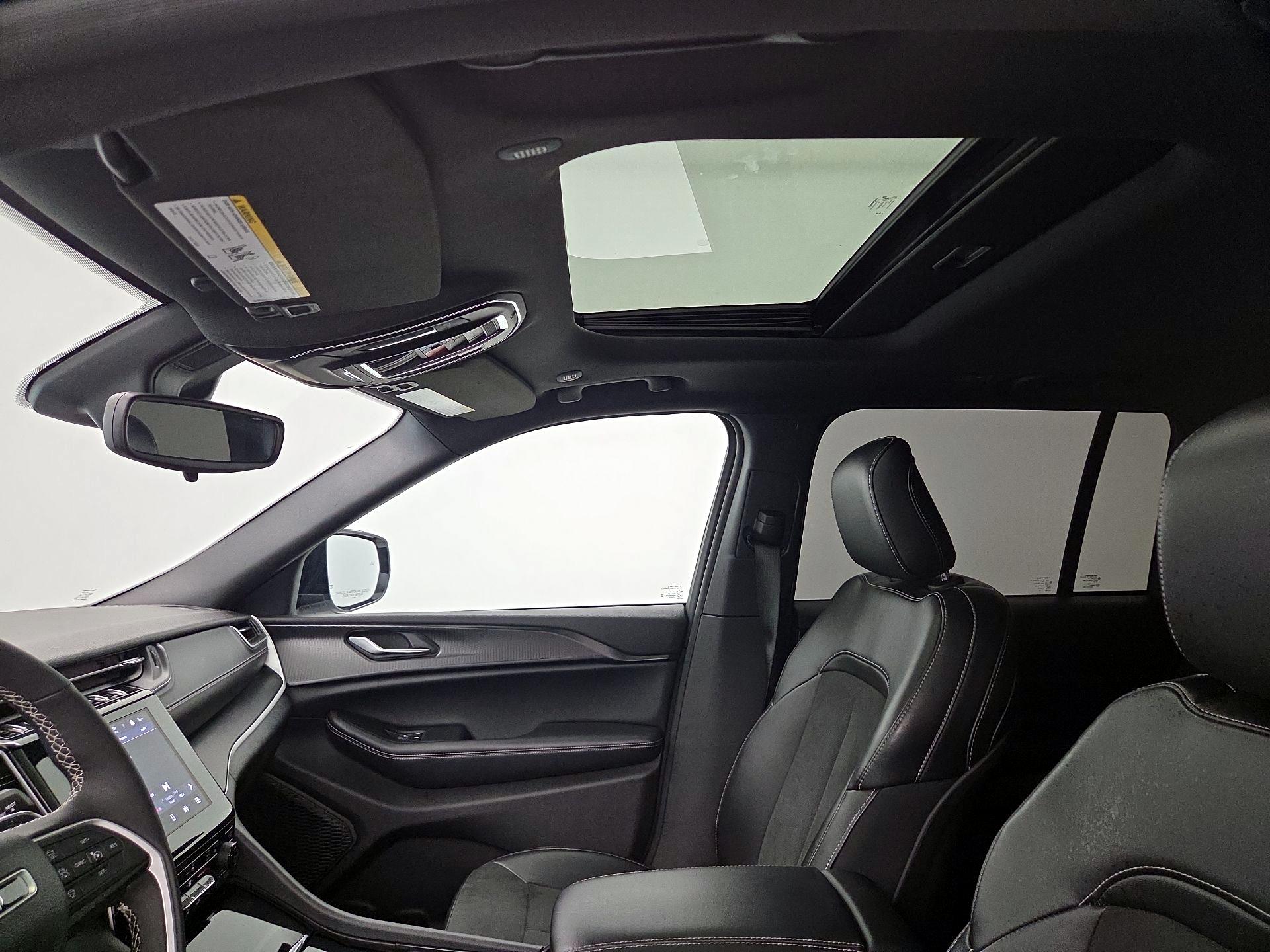 Thumbnail: 2024 Jeep Grand Cherokee - 19