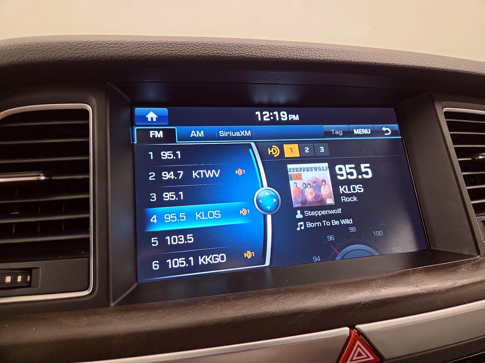 Thumbnail: 2015 Hyundai Genesis - 16