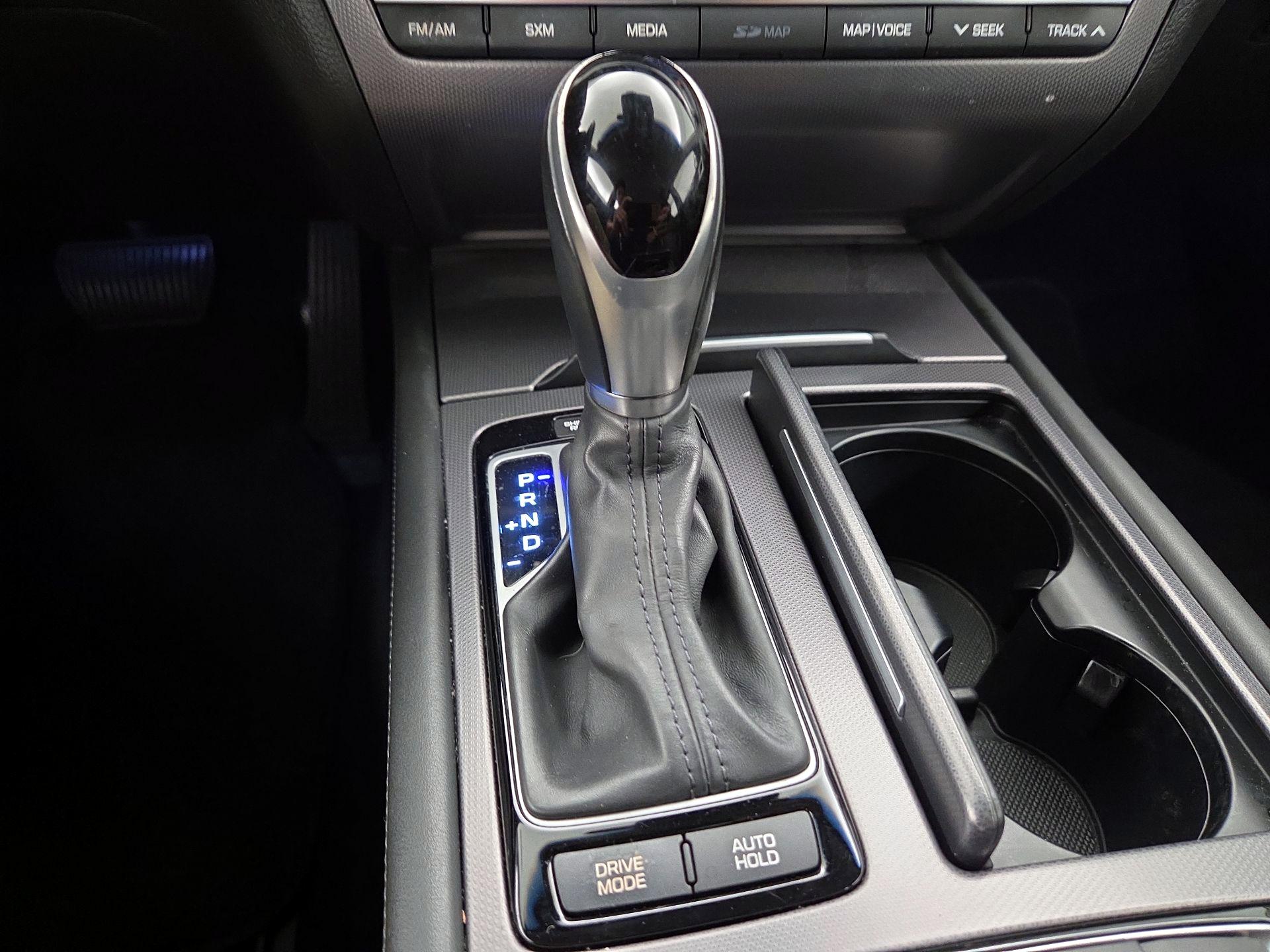 Thumbnail: 2015 Hyundai Genesis - 18