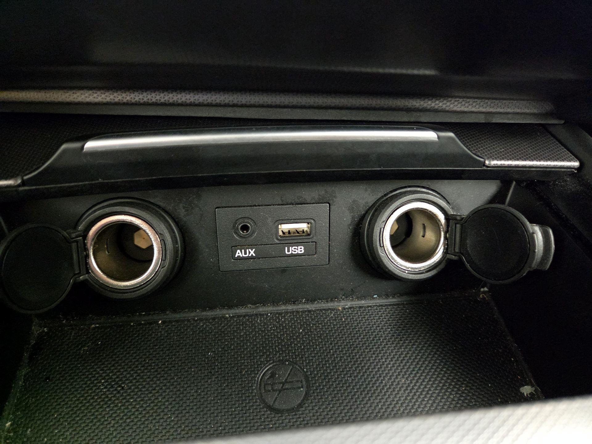 Thumbnail: 2015 Hyundai Genesis - 19