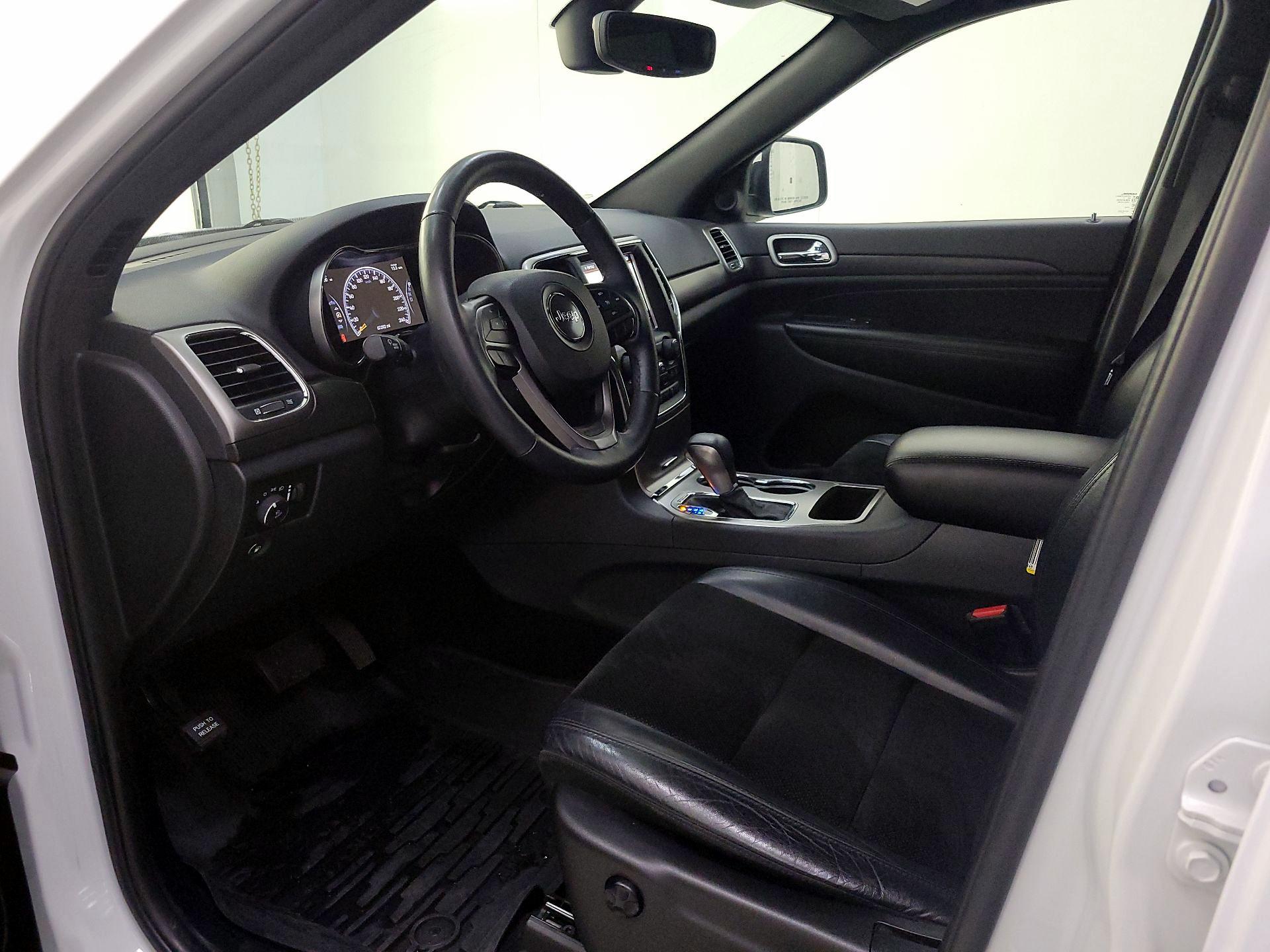 Thumbnail: 2018 Jeep Grand Cherokee - 11