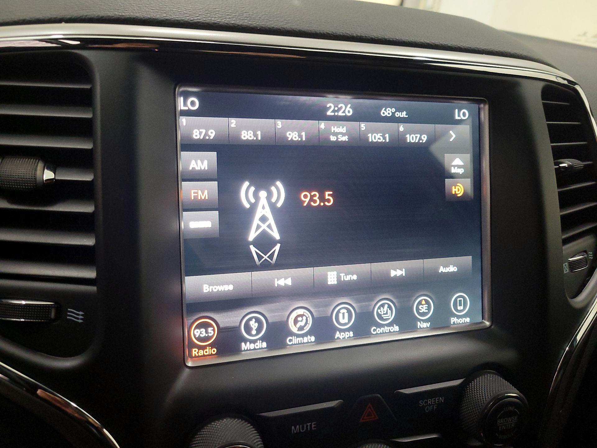 Thumbnail: 2018 Jeep Grand Cherokee - 16