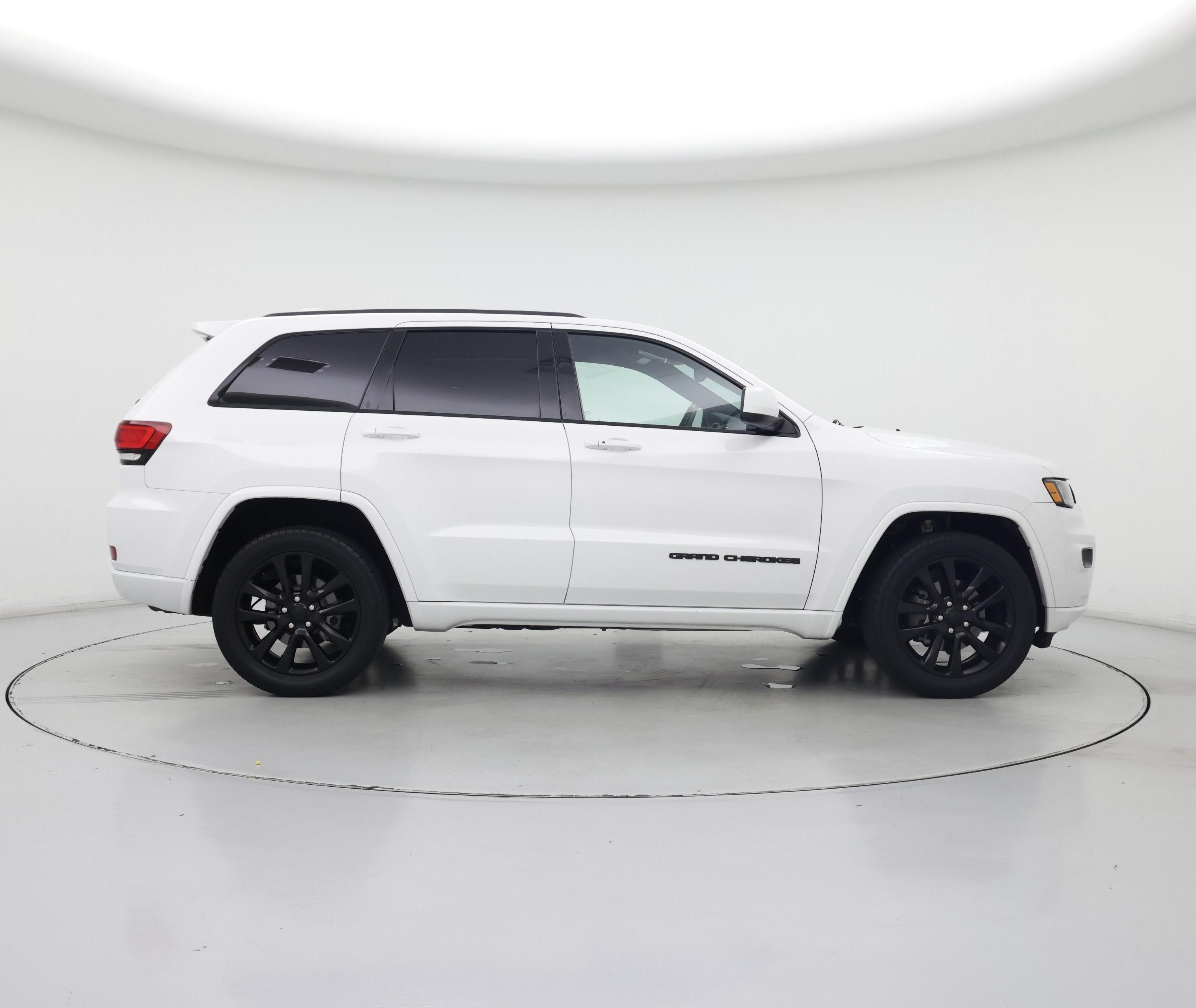 Thumbnail: 2018 Jeep Grand Cherokee - 7