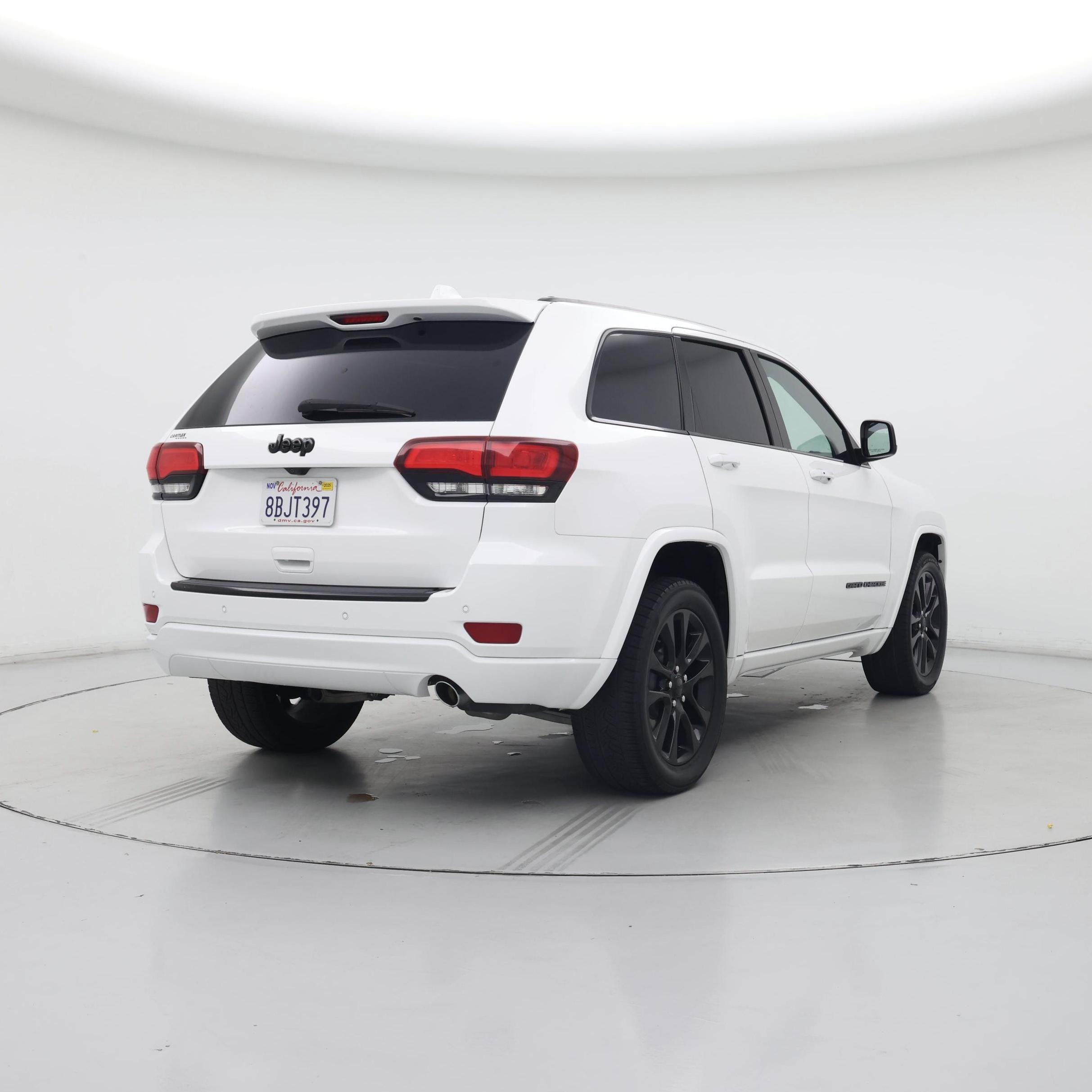 Thumbnail: 2018 Jeep Grand Cherokee - 8