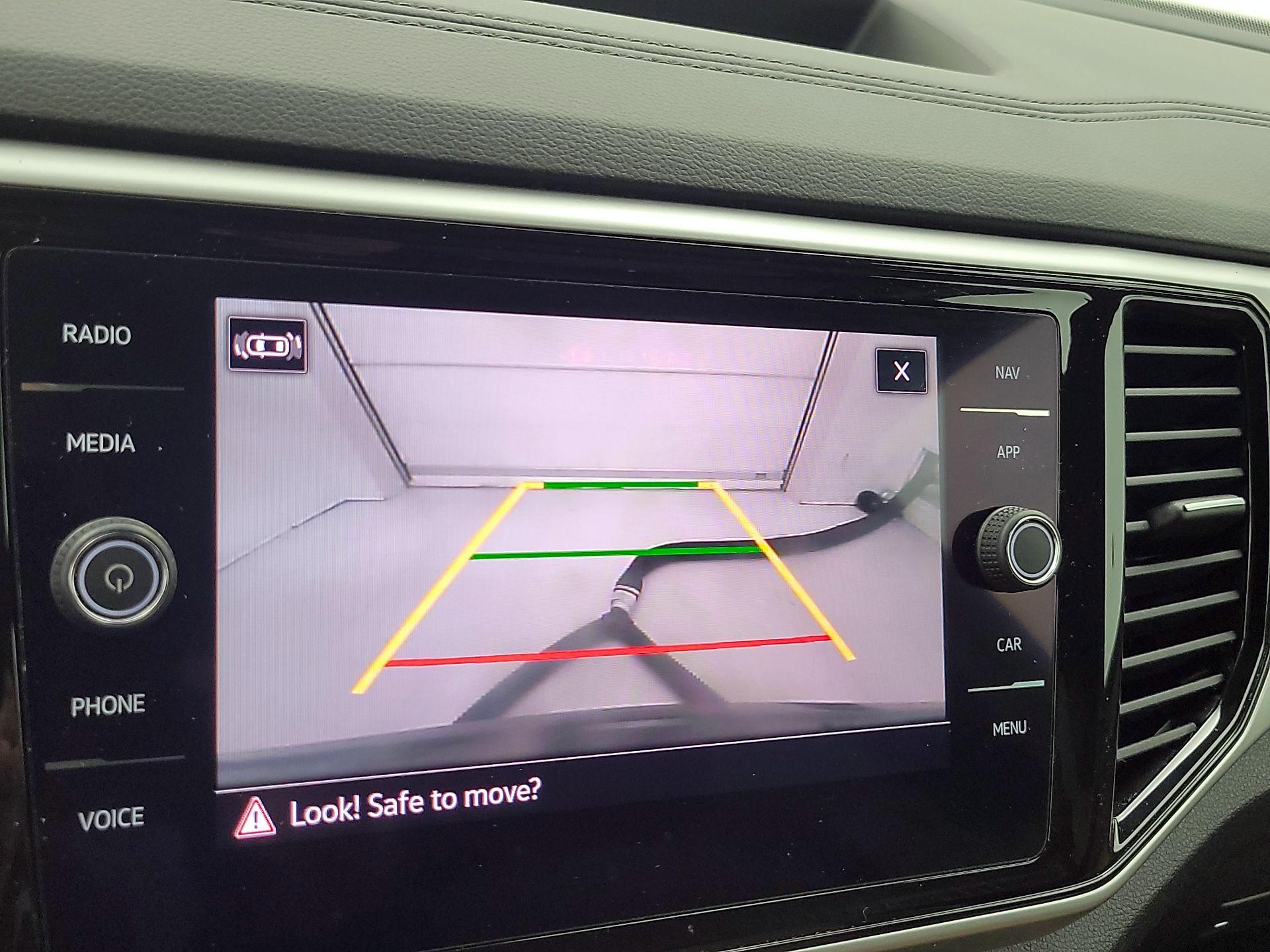 Thumbnail: 2022 Volkswagen Atlas - 14